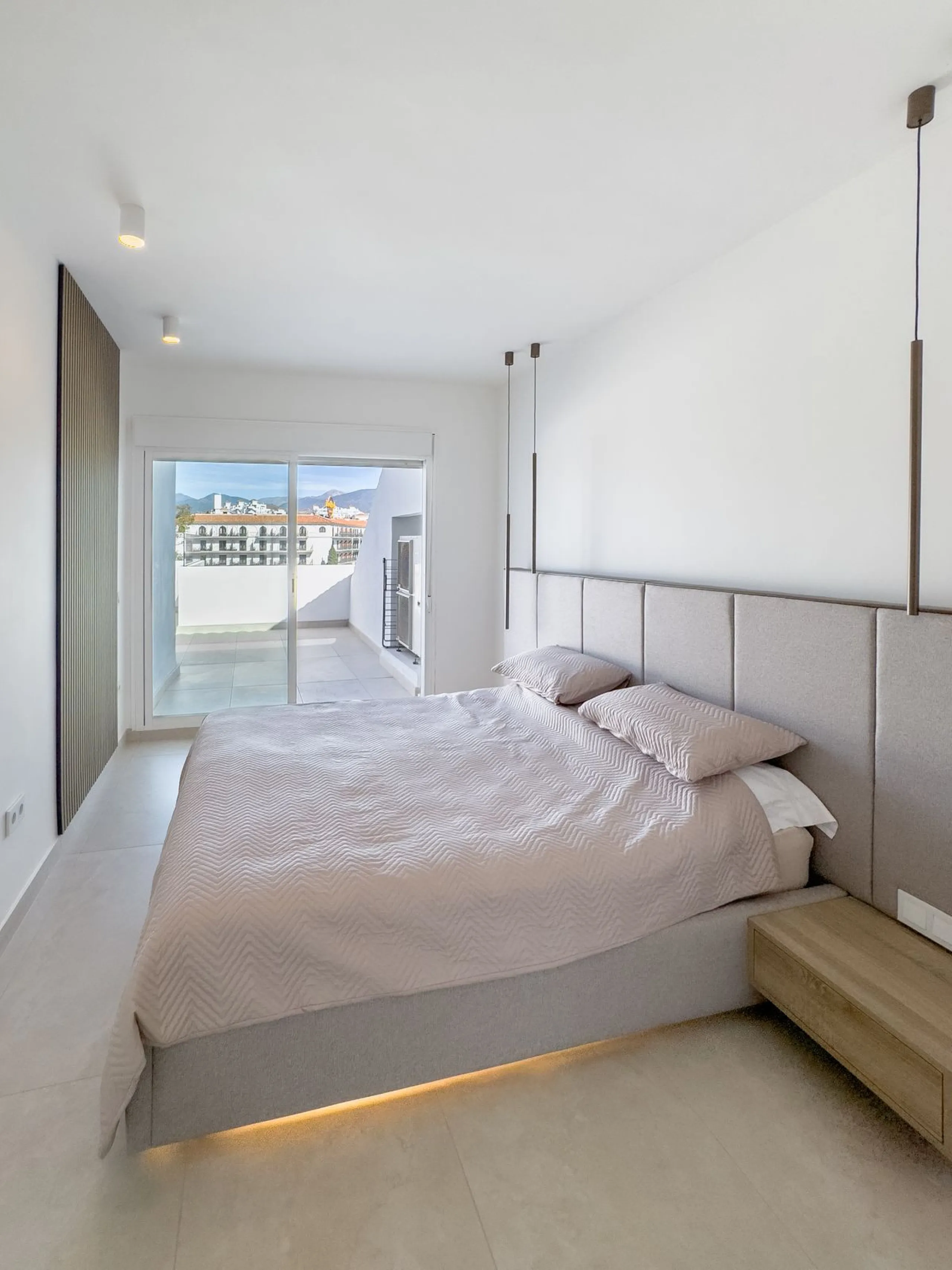 Apartment - Penthouse в продаже в Marbella, Málaga. В доме 2 спален и 2 ванных комнат. Площадь дома 120 м²