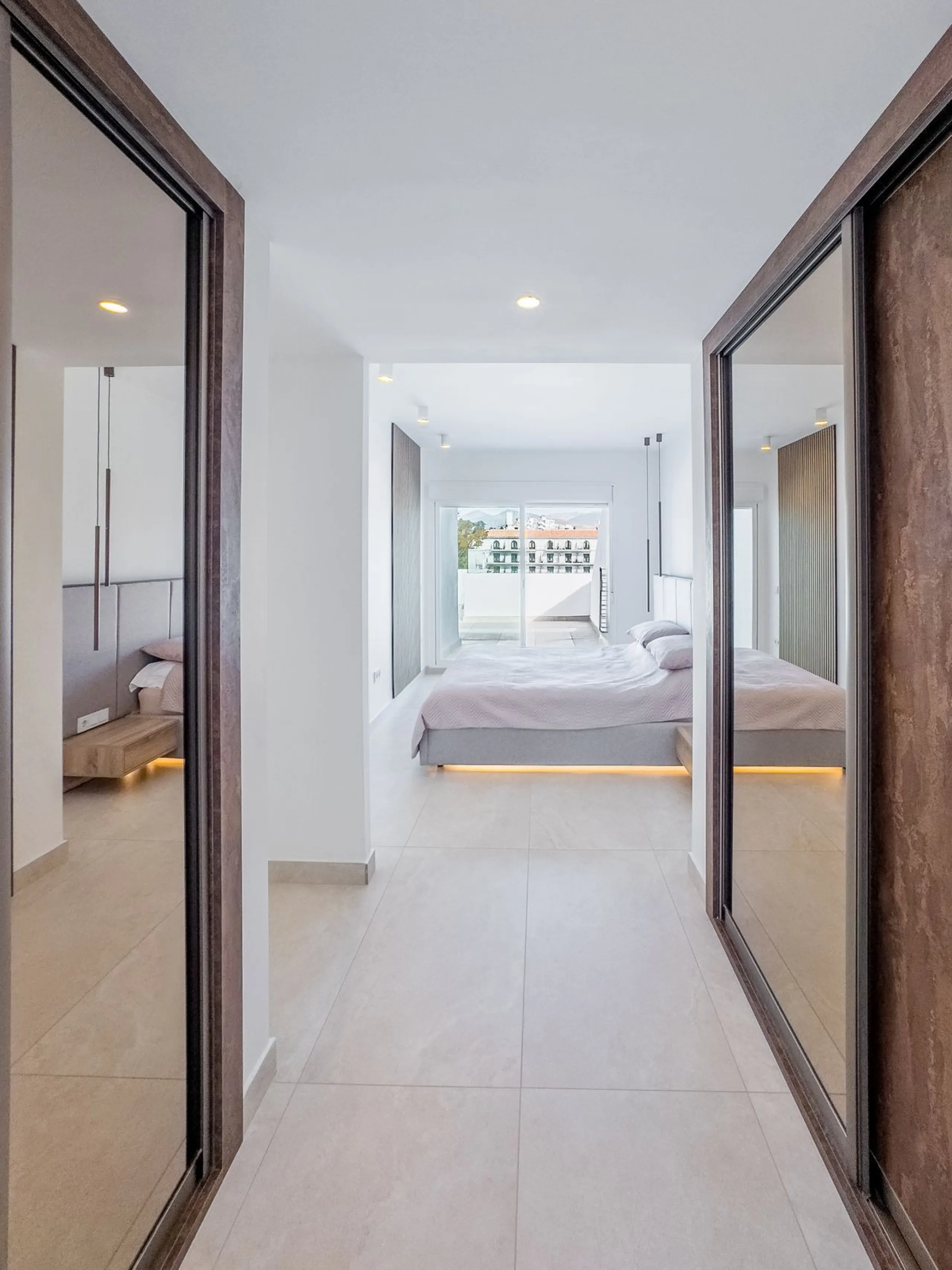 Apartment - Penthouse в продаже в Marbella, Málaga. В доме 2 спален и 2 ванных комнат. Площадь дома 120 м²
