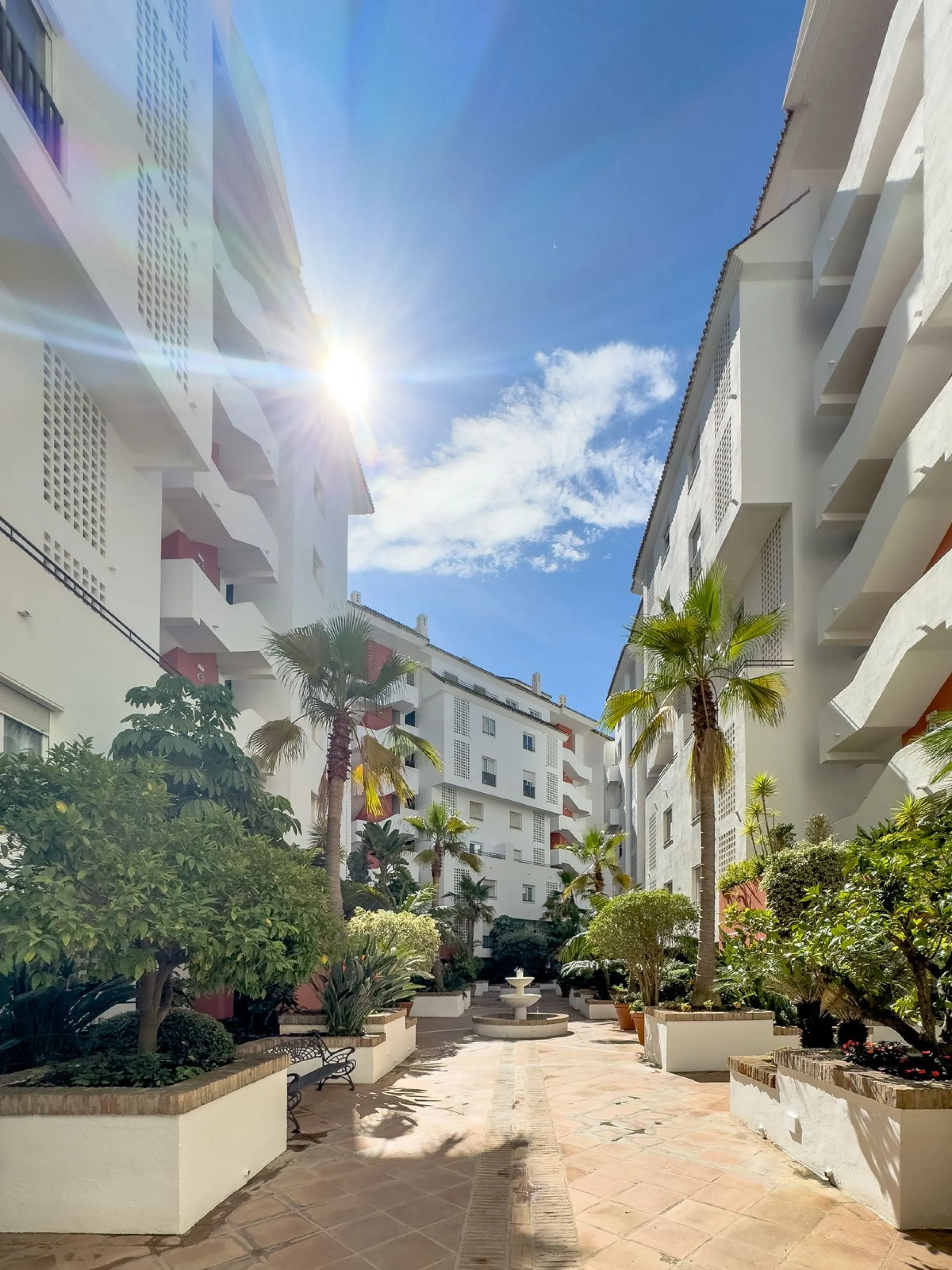 Apartment - Penthouse в продаже в Marbella, Málaga. В доме 2 спален и 2 ванных комнат. Площадь дома 120 м²