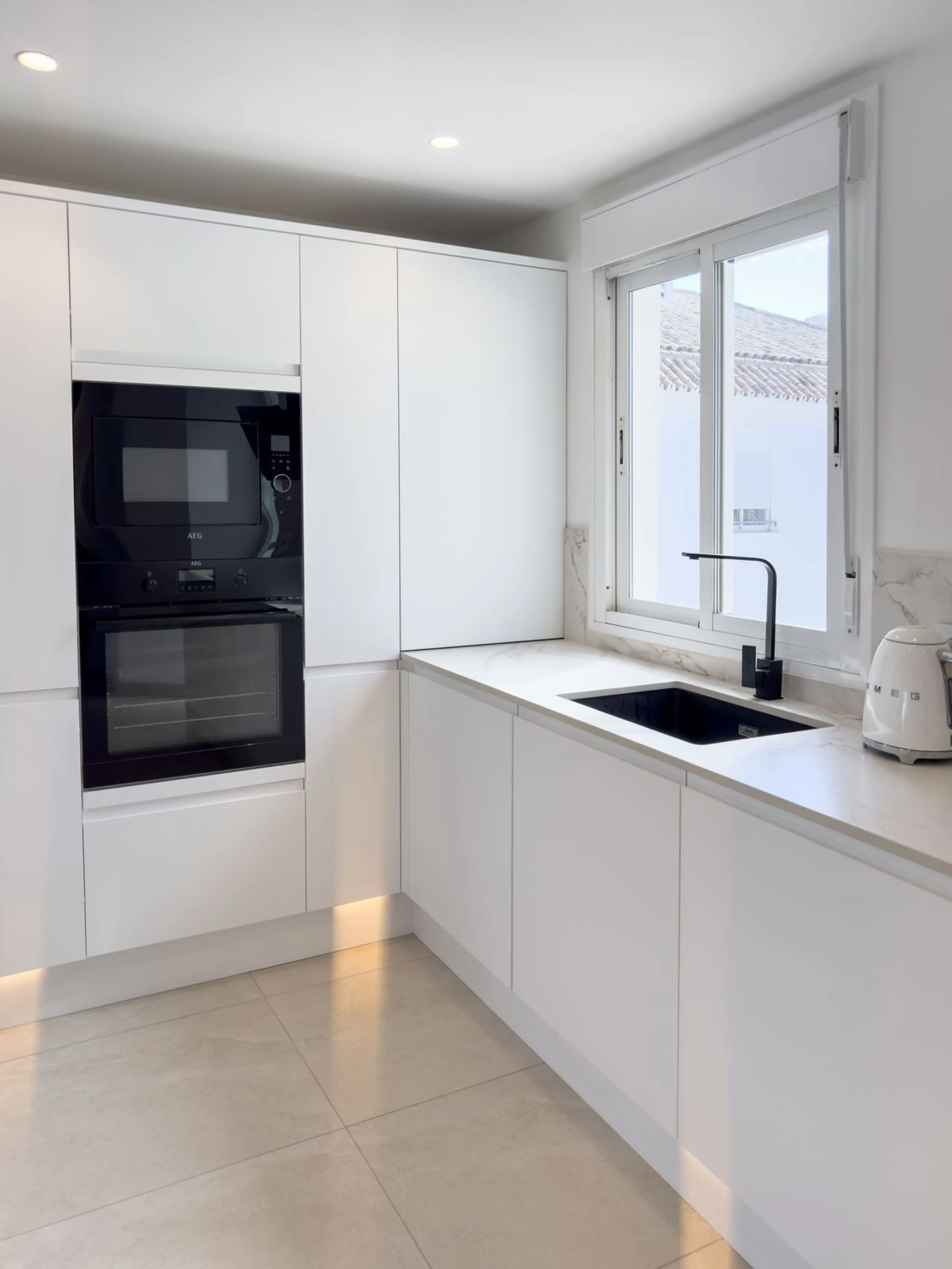 Apartment - Penthouse в продаже в Marbella, Málaga. В доме 2 спален и 2 ванных комнат. Площадь дома 120 м²