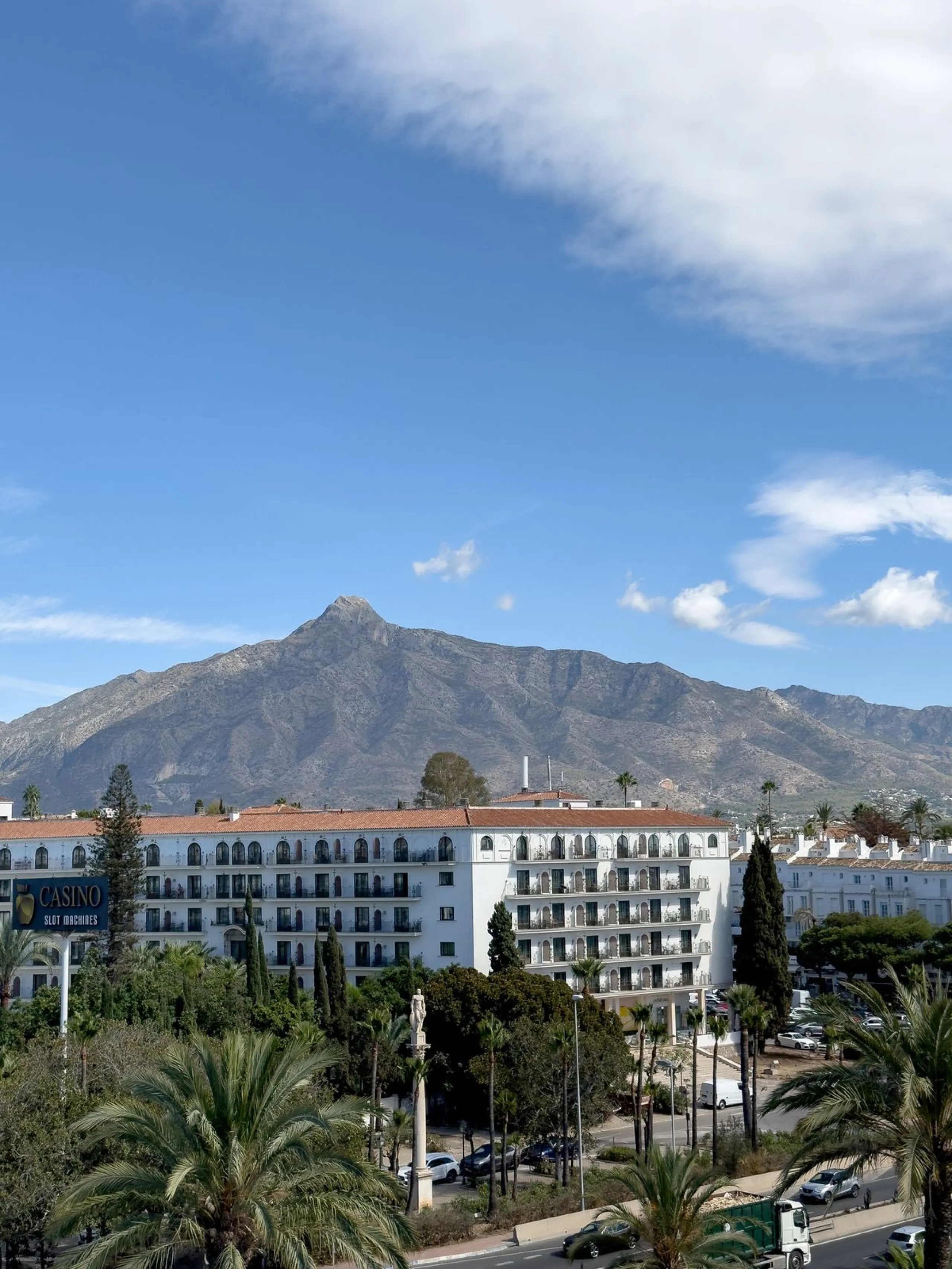 Apartment - Penthouse в продаже в Marbella, Málaga. В доме 2 спален и 2 ванных комнат. Площадь дома 120 м²
