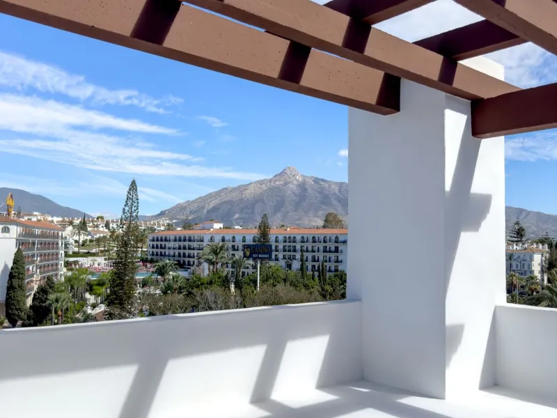 Apartment - Penthouse в продаже в Marbella, Málaga. В доме 2 спален и 2 ванных комнат. Площадь дома 120 м²