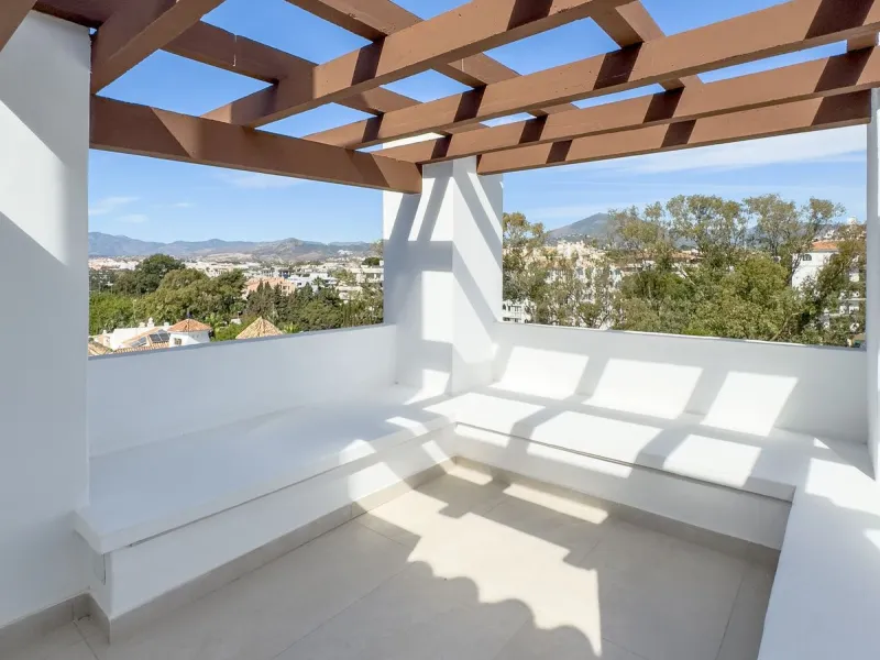 Apartment - Penthouse в продаже в Marbella, Málaga. В доме 2 спален и 2 ванных комнат. Площадь дома 120 м²