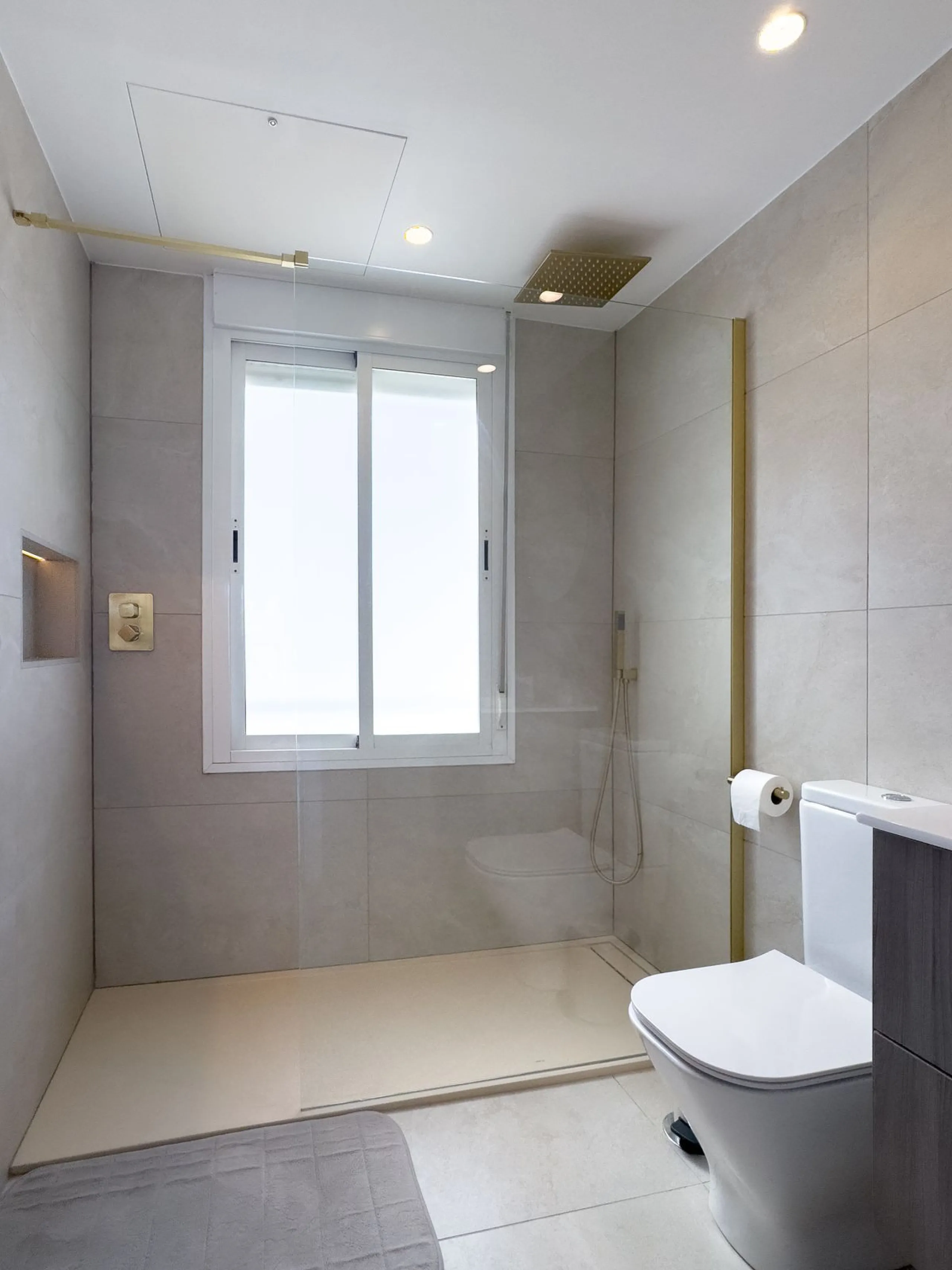 Apartment - Penthouse в продаже в Marbella, Málaga. В доме 2 спален и 2 ванных комнат. Площадь дома 120 м²