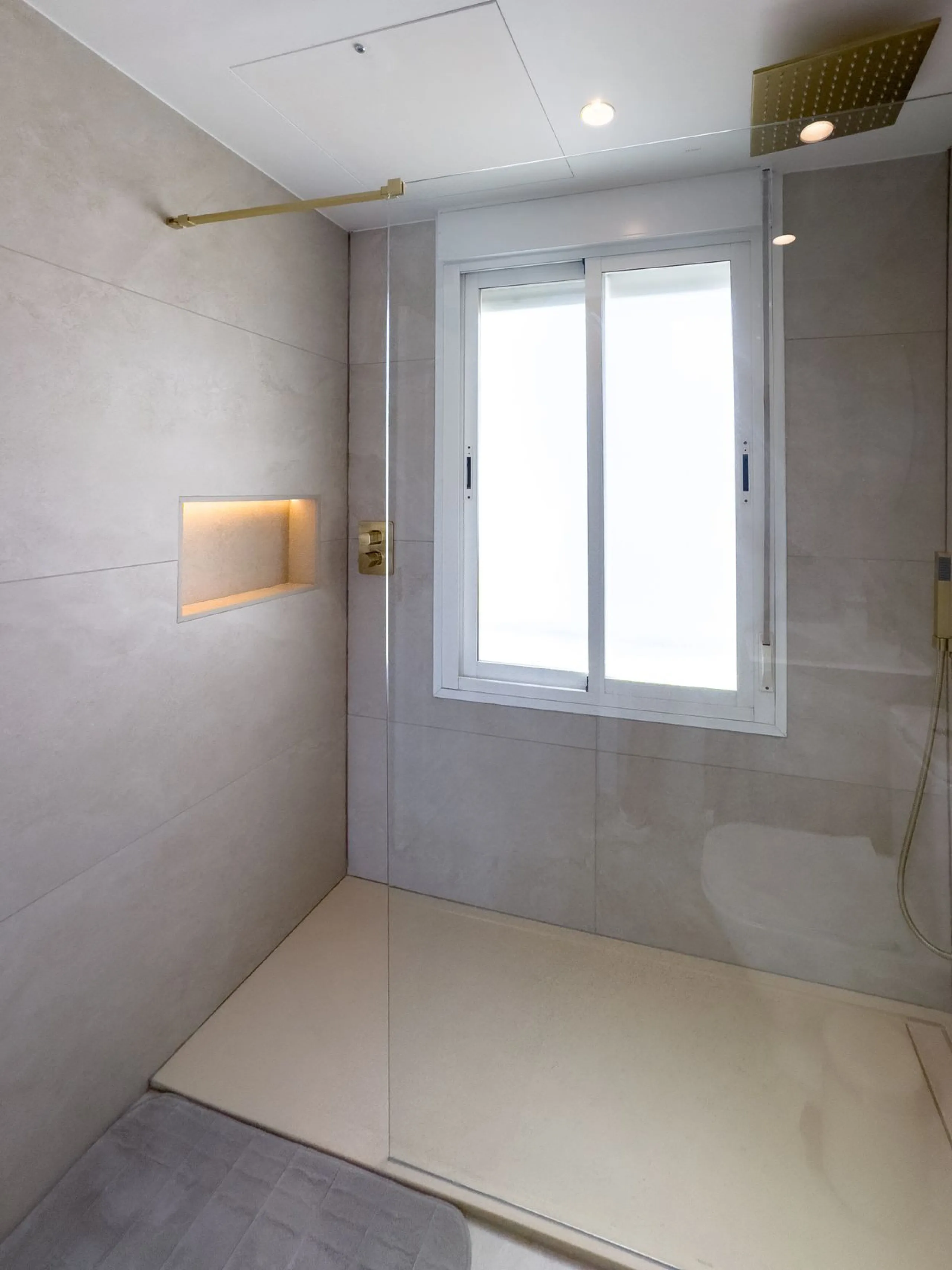 Apartment - Penthouse в продаже в Marbella, Málaga. В доме 2 спален и 2 ванных комнат. Площадь дома 120 м²