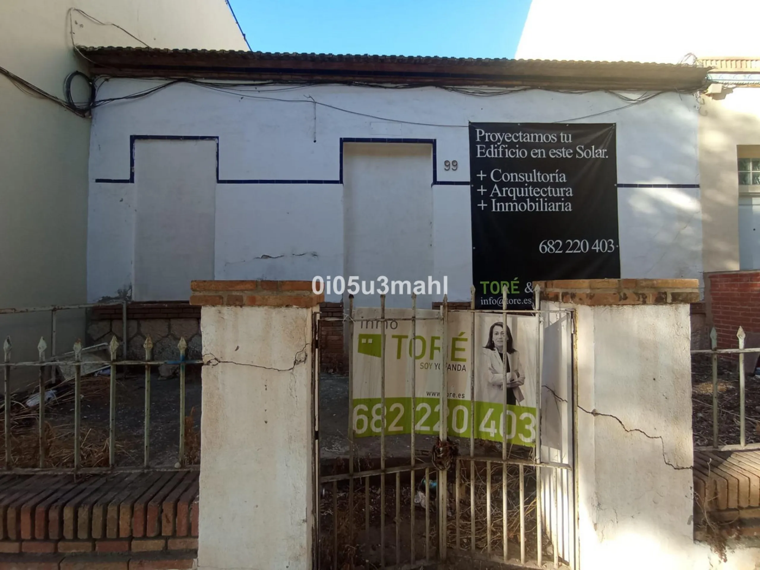Plot - Land в продаже в Málaga, Málaga. В доме 3 спален и 1 ванных комнат. Площадь участка 199 м²