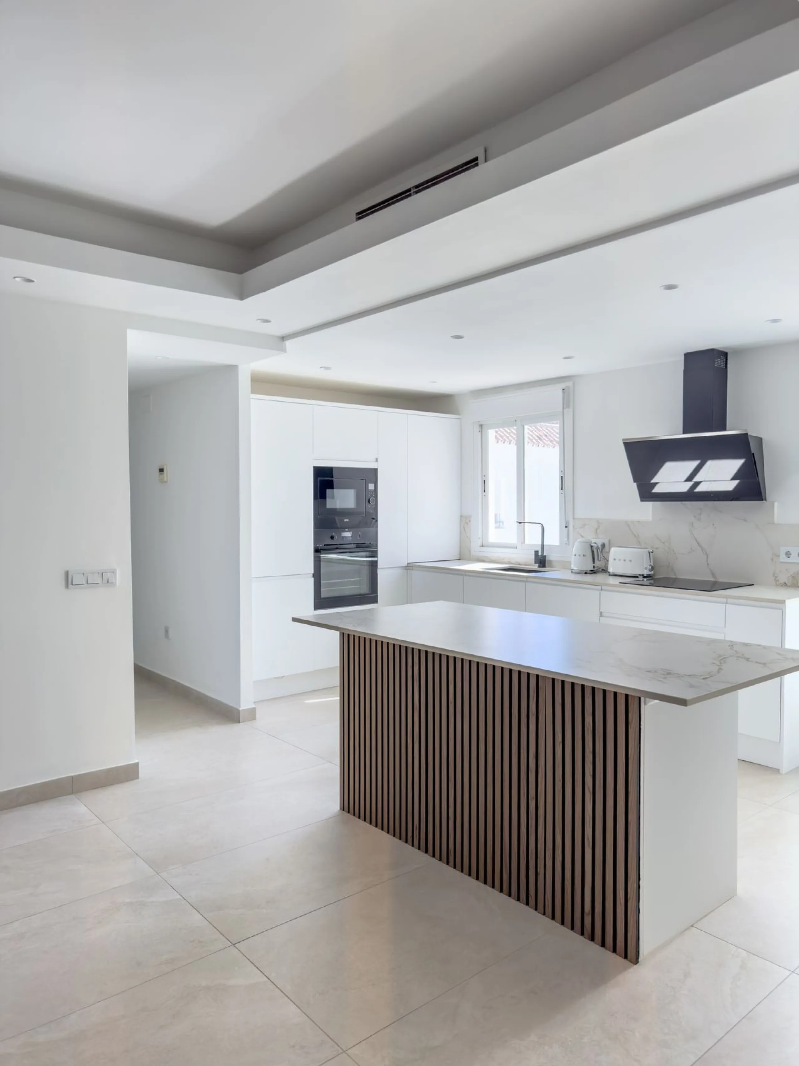Apartment - Penthouse в продаже в Marbella, Málaga. В доме 2 спален и 2 ванных комнат. Площадь дома 120 м²