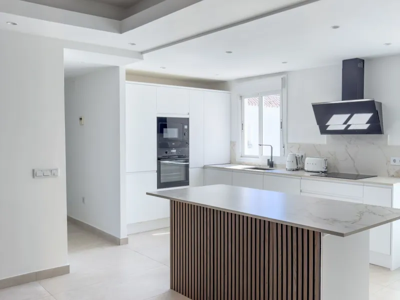Apartment - Penthouse в продаже в Marbella, Málaga. В доме 2 спален и 2 ванных комнат. Площадь дома 120 м²