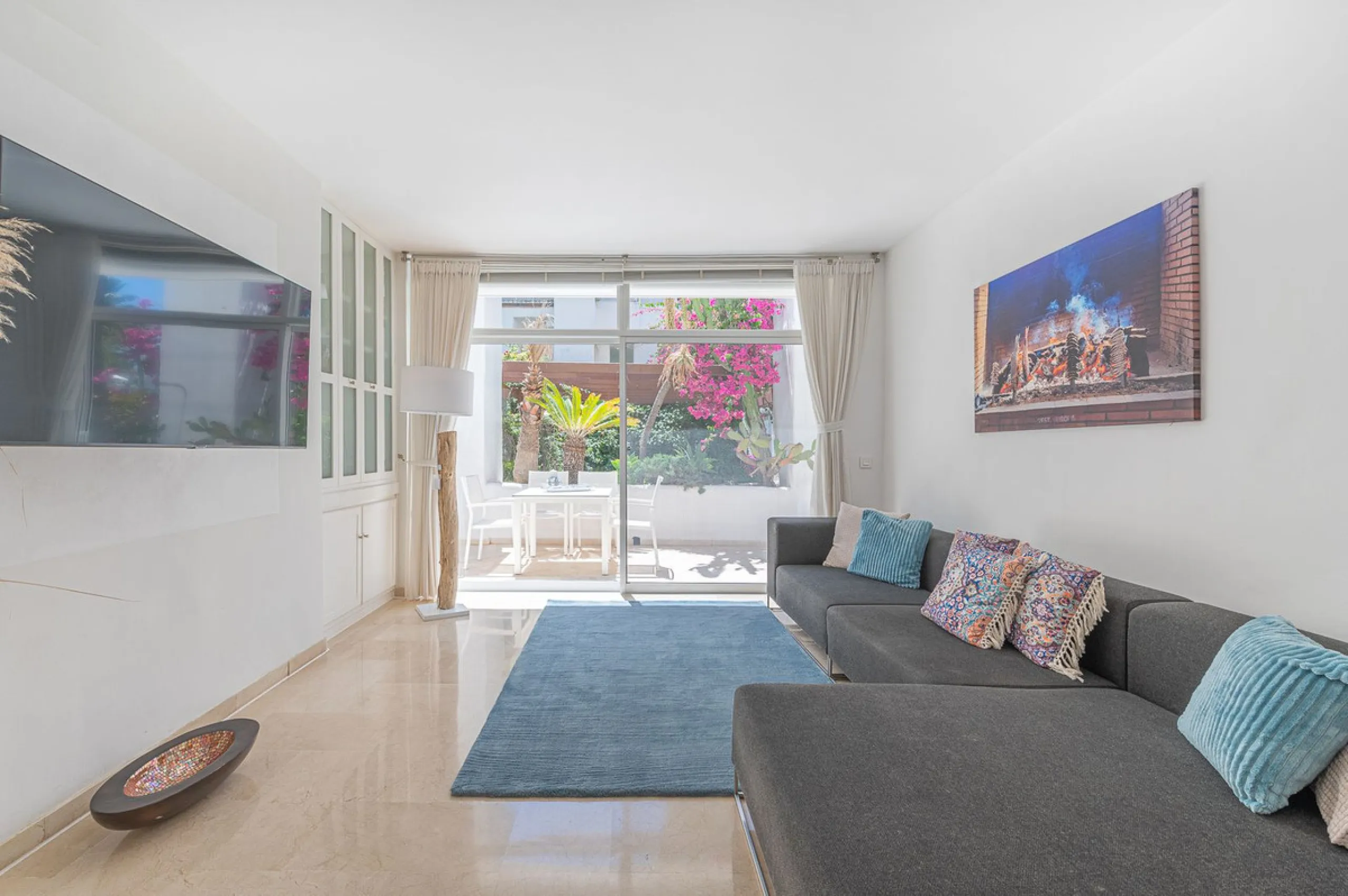 Beachfront complex on the Golden Mile of Marbella