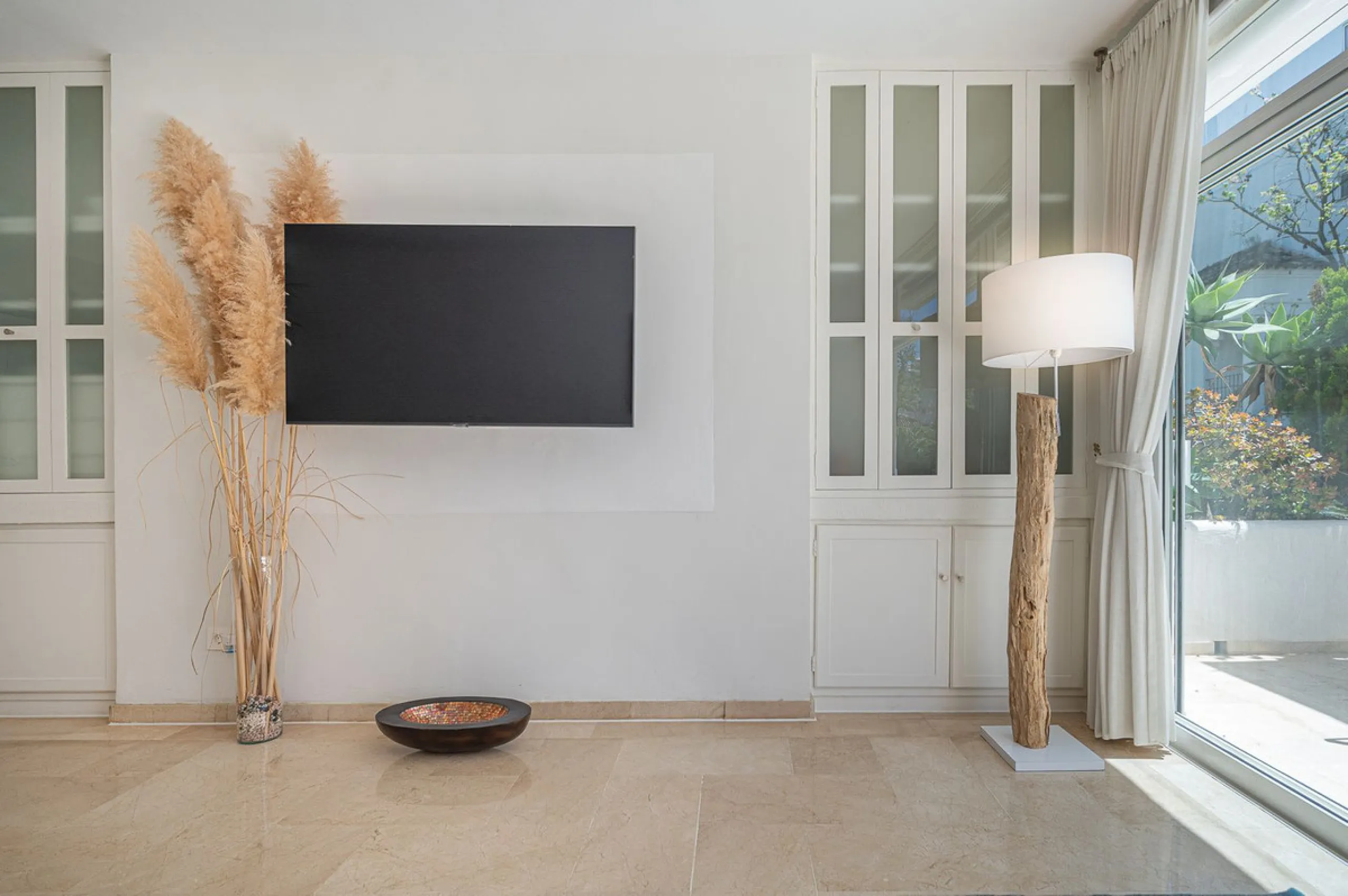 Beachfront complex on the Golden Mile of Marbella