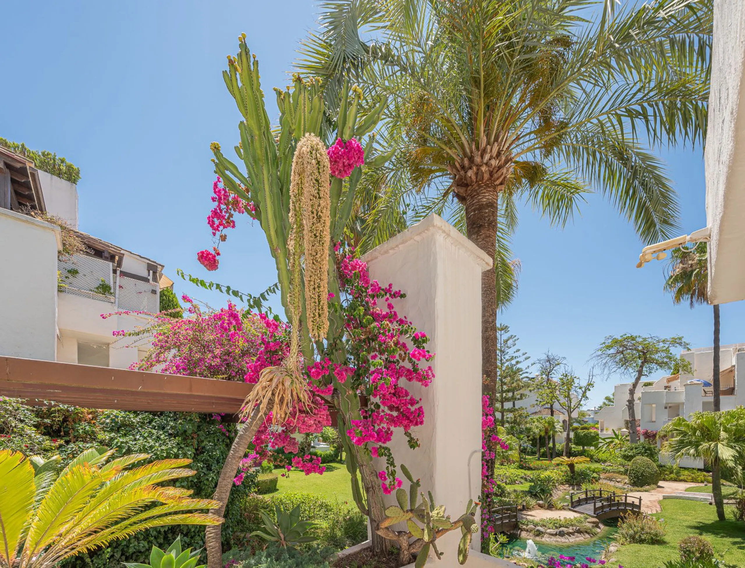 Beachfront complex on the Golden Mile of Marbella