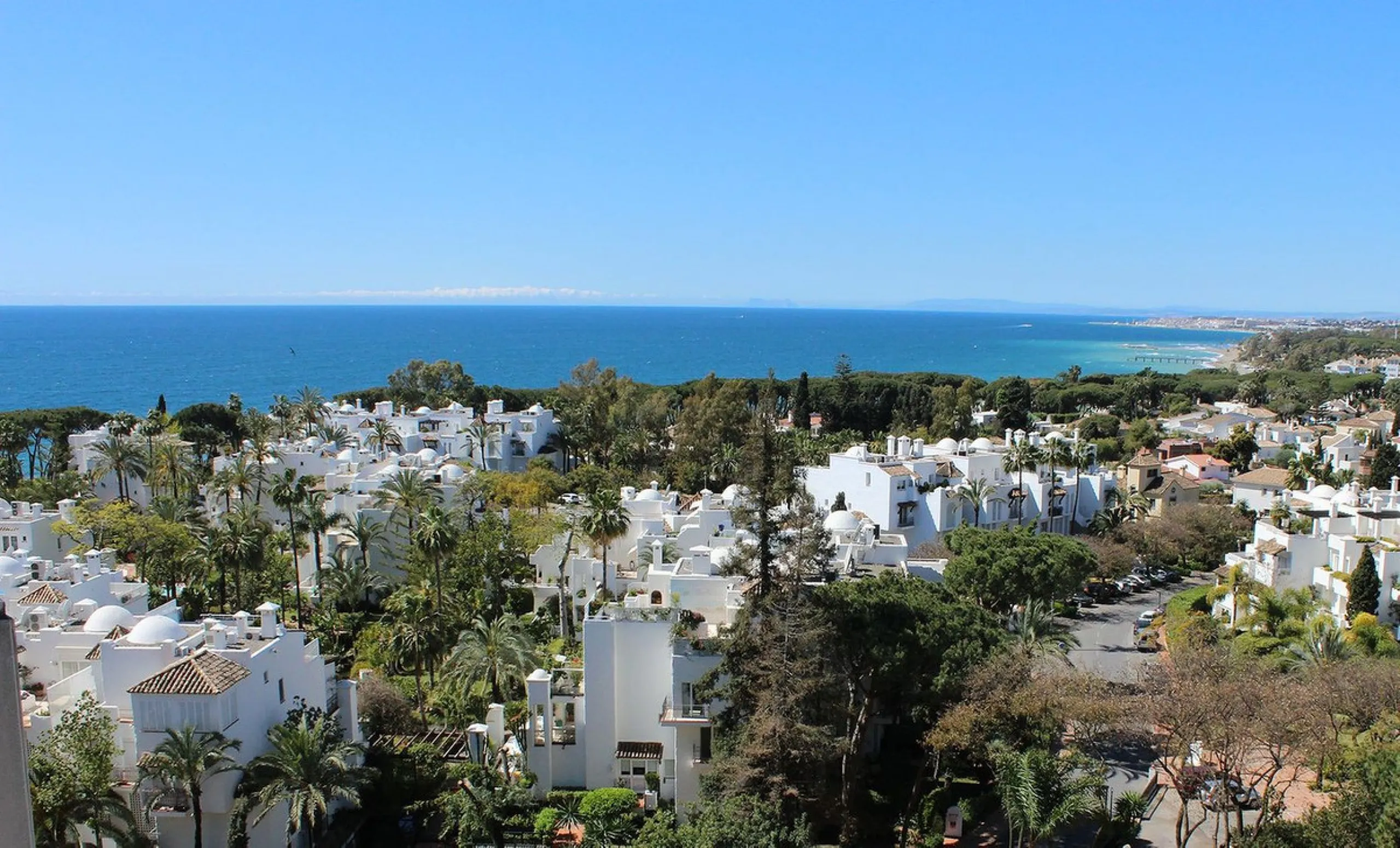 Beachfront complex on the Golden Mile of Marbella