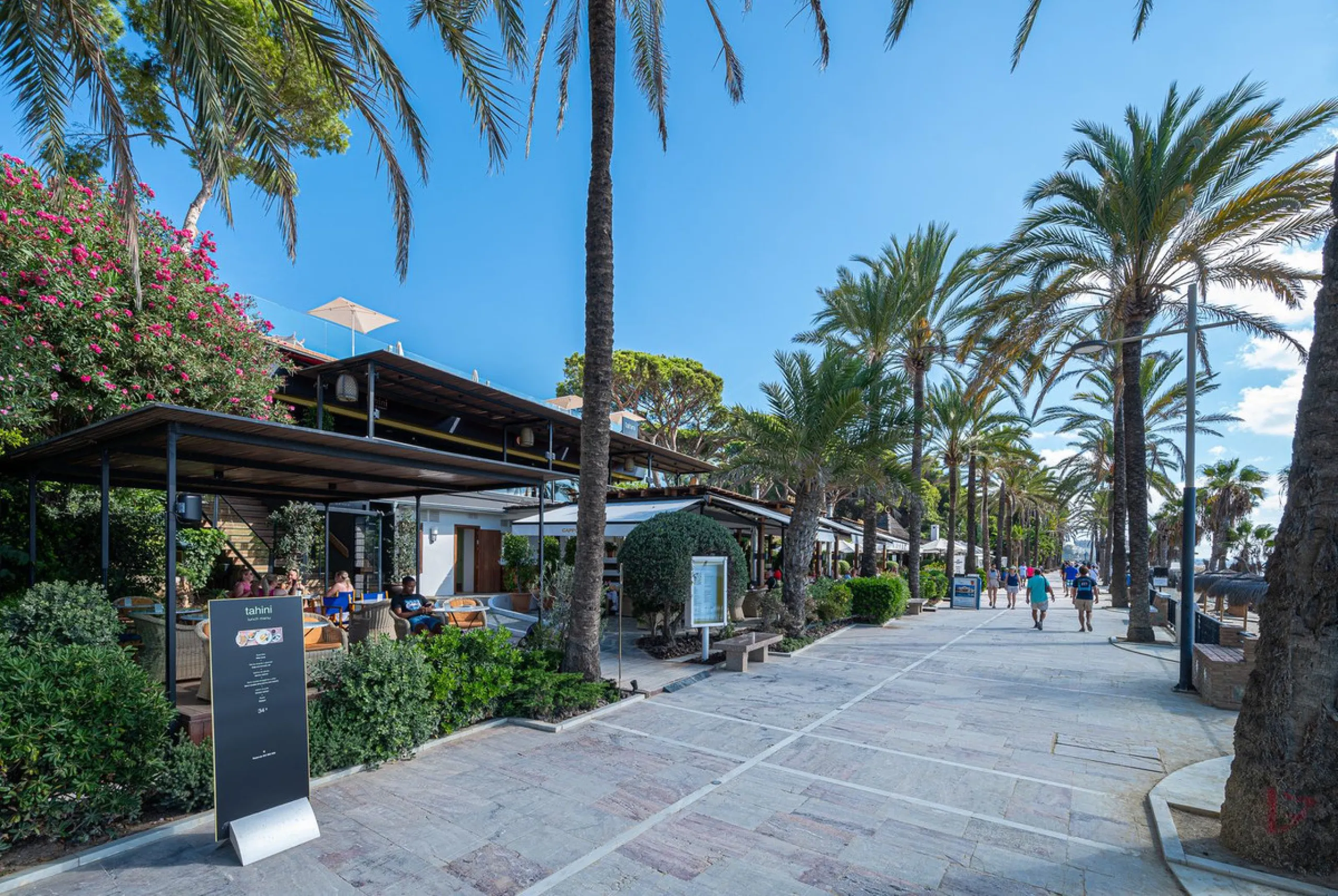 Beachfront complex on the Golden Mile of Marbella