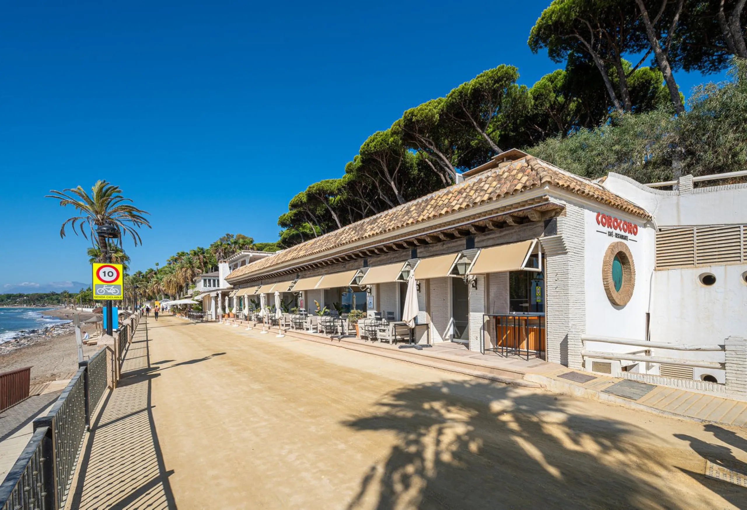 Beachfront complex on the Golden Mile of Marbella