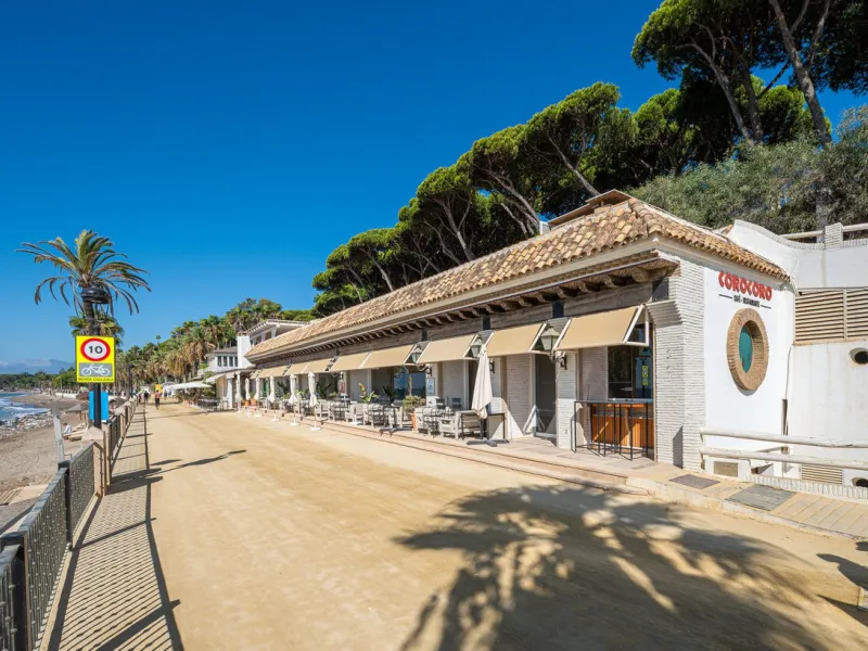 Beachfront complex on the Golden Mile of Marbella