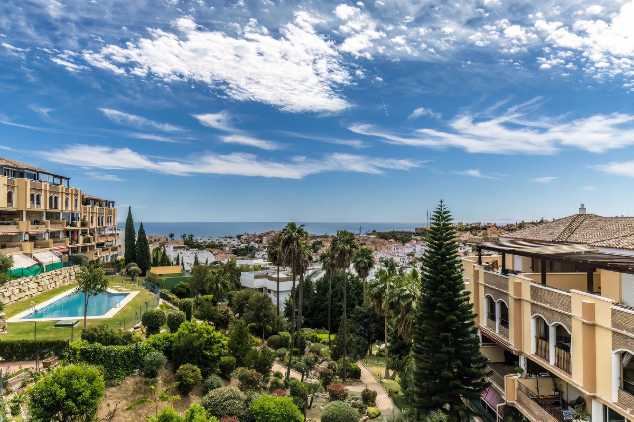 Penthouse with panoramic sea views in Riviera del Sol.