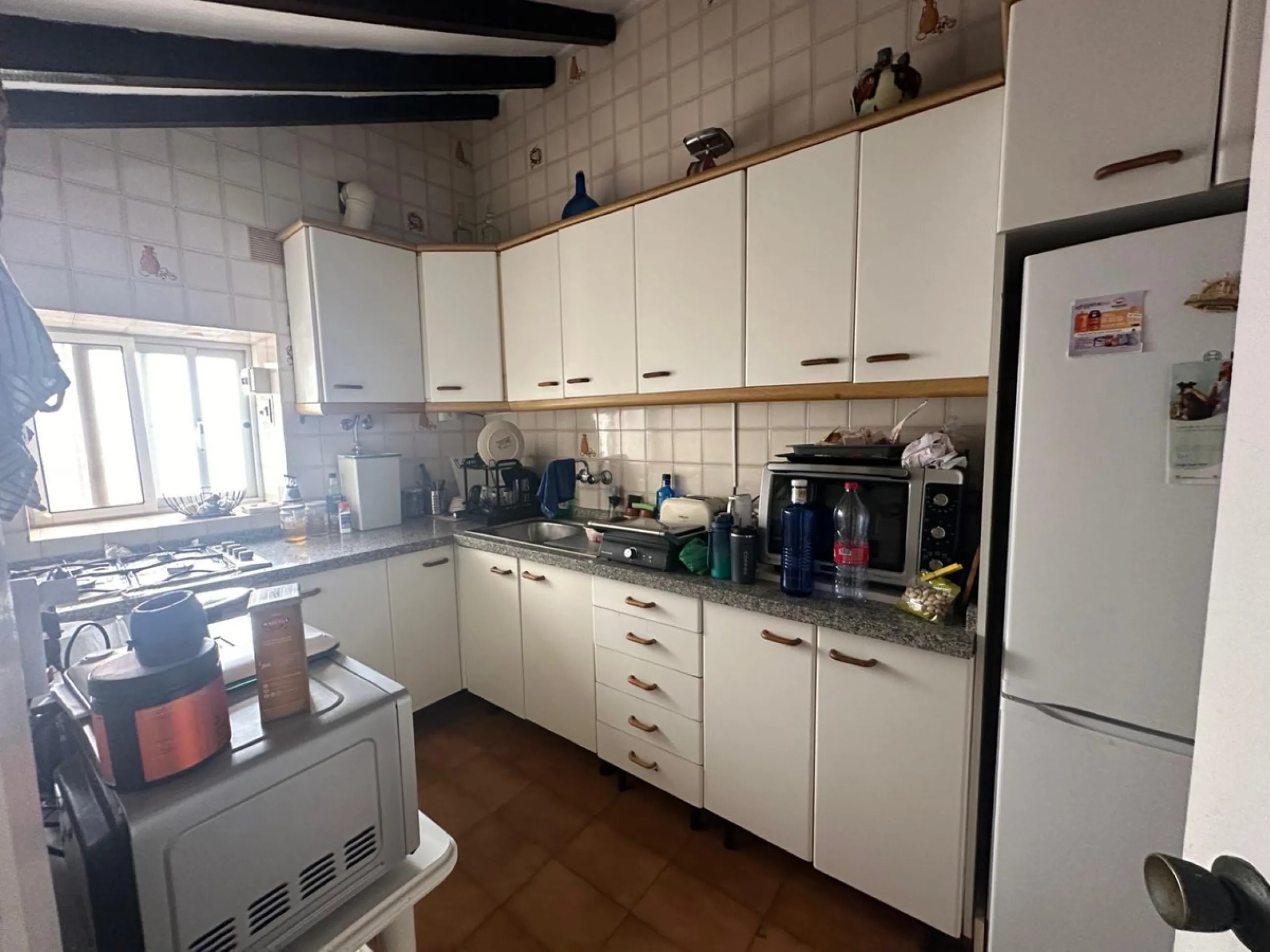 This is a rare beachside refurbishment opportunity in the heart of Marbella town center. Within the vibrant city atmosphere and only a 2-minute walk to the beach promenade, this semi-detached villa offers incredible potential.