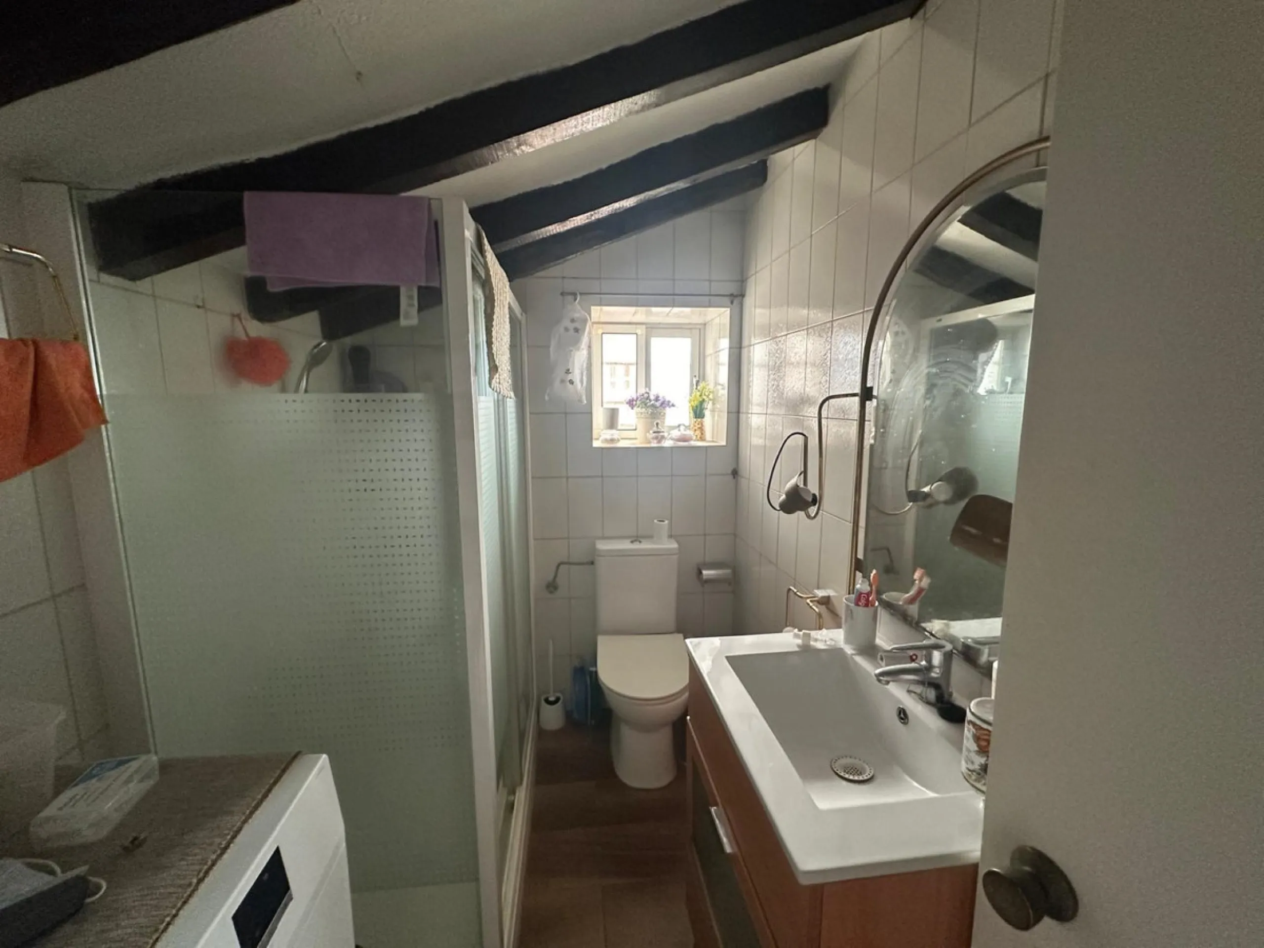 This is a rare beachside refurbishment opportunity in the heart of Marbella town center. Within the vibrant city atmosphere and only a 2-minute walk to the beach promenade, this semi-detached villa offers incredible potential.