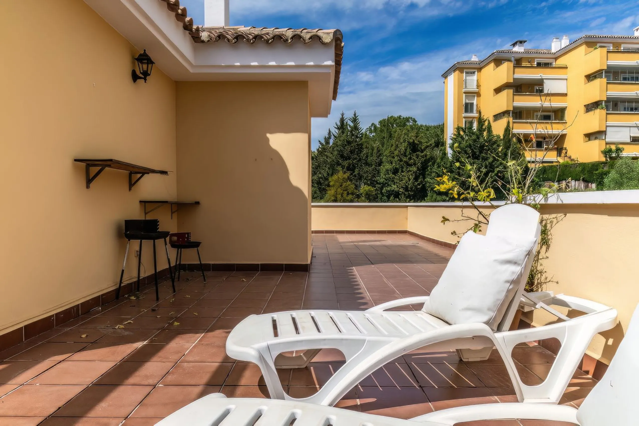 Penthouse with panoramic sea views in Riviera del Sol.