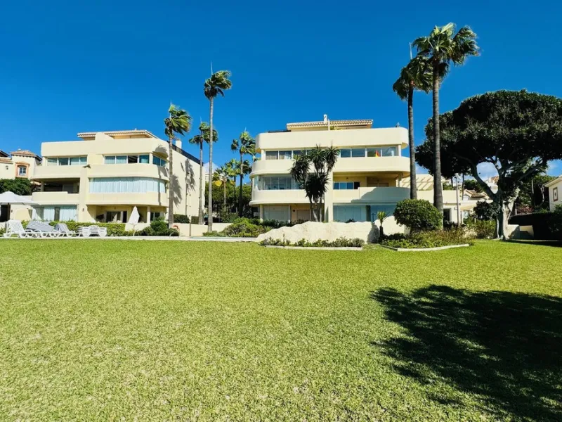 Reduced Frontline beach apartment for sale in Elviria, Marbella.