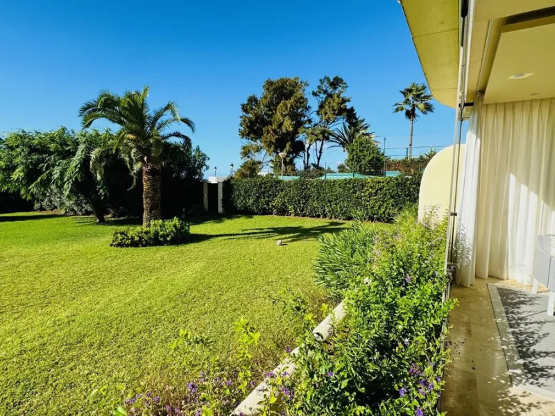 Reduced Frontline beach apartment for sale in Elviria, Marbella.