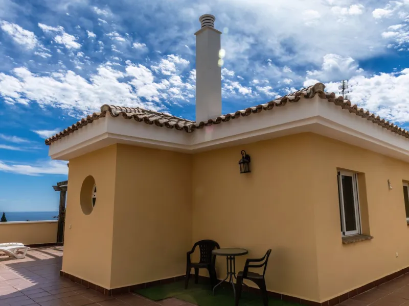 Penthouse with panoramic sea views in Riviera del Sol.