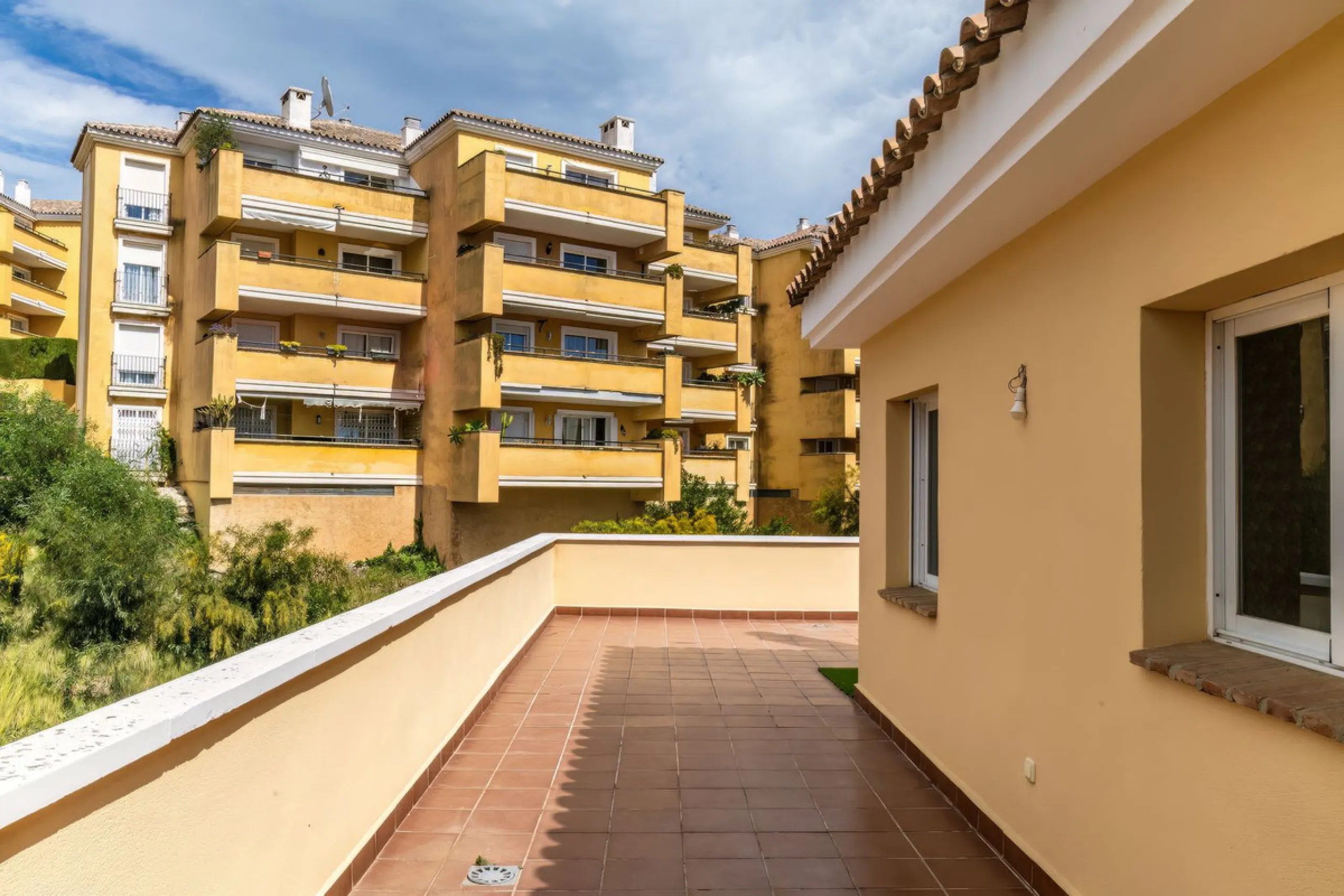 Penthouse with panoramic sea views in Riviera del Sol.