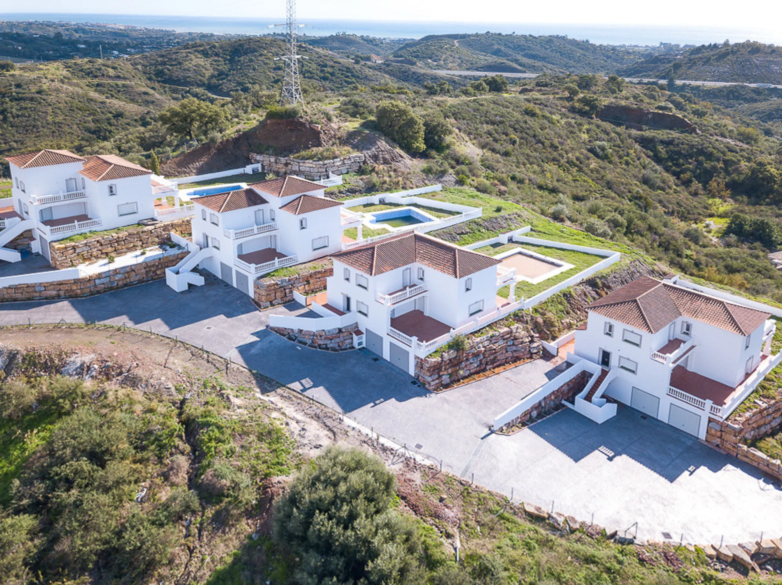 A small development of 4 houses in the hills behind Estepona but just a 10 minute drive to the centre and beaches.