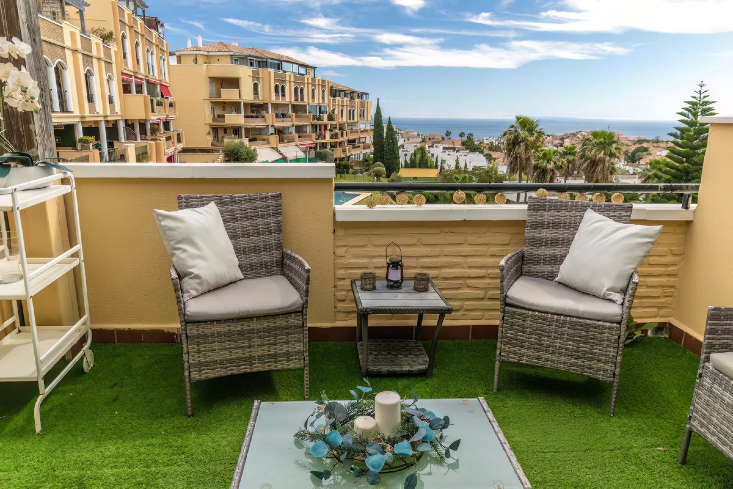 Penthouse with panoramic sea views in Riviera del Sol.
