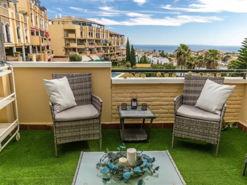 Penthouse with panoramic sea views in Riviera del Sol.
