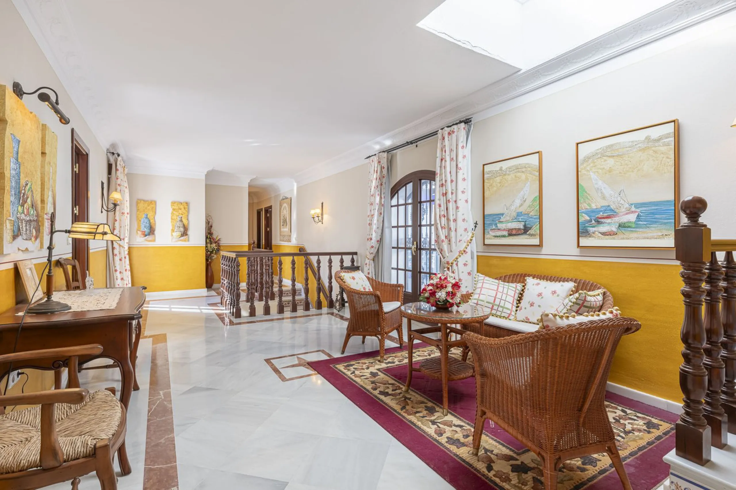 ???? Family Home with Unparalleled Panoramic Views – 321 m² built area, 145 m² garden, and 334 m² plot