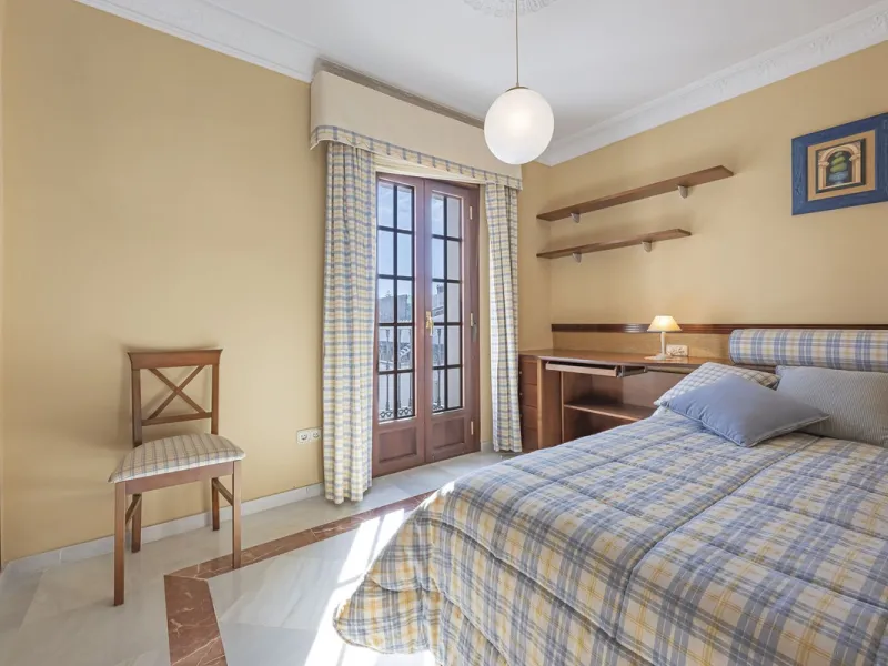 ???? Family Home with Unparalleled Panoramic Views – 321 m² built area, 145 m² garden, and 334 m² plot