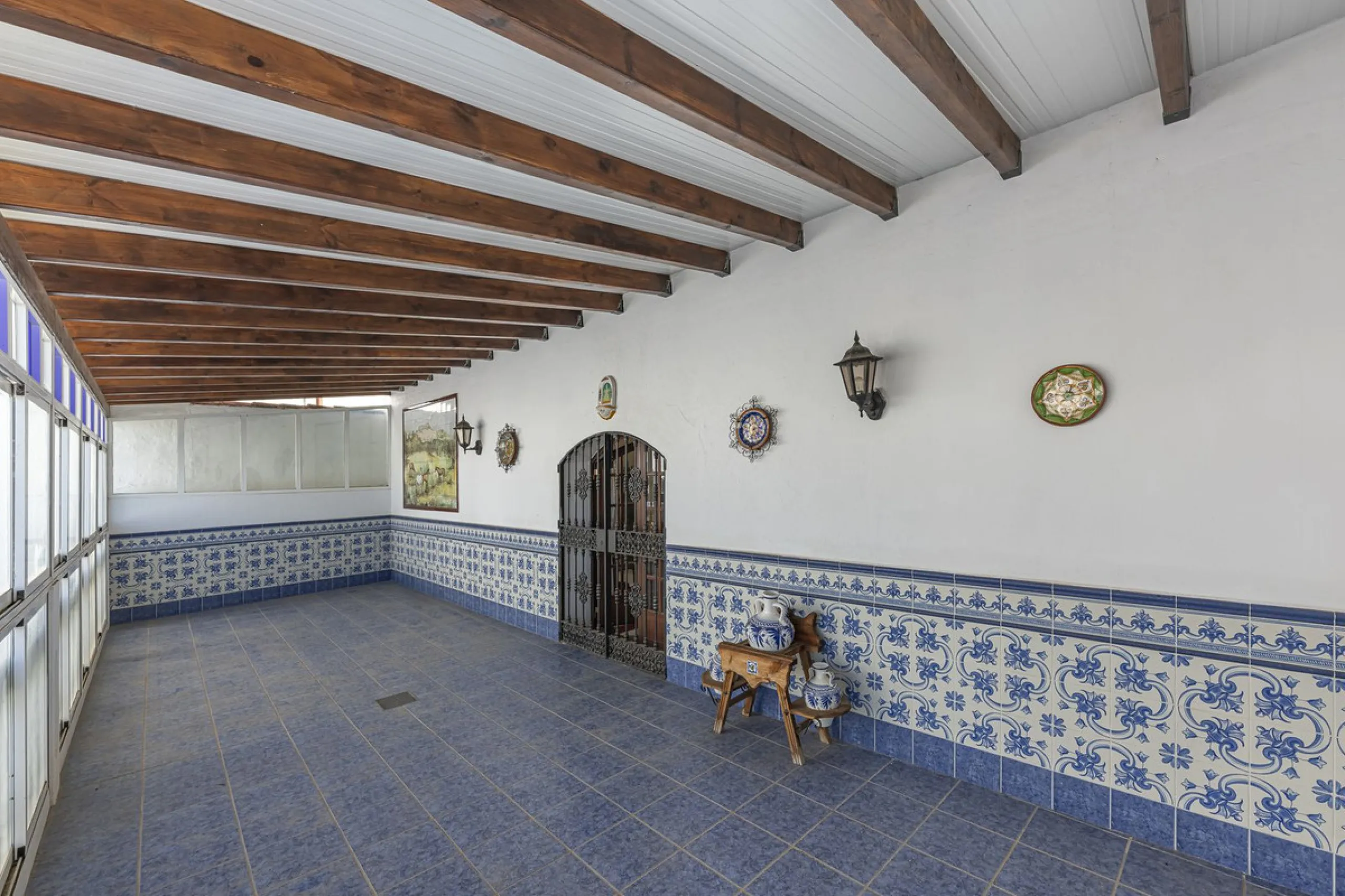 ???? Family Home with Unparalleled Panoramic Views – 321 m² built area, 145 m² garden, and 334 m² plot