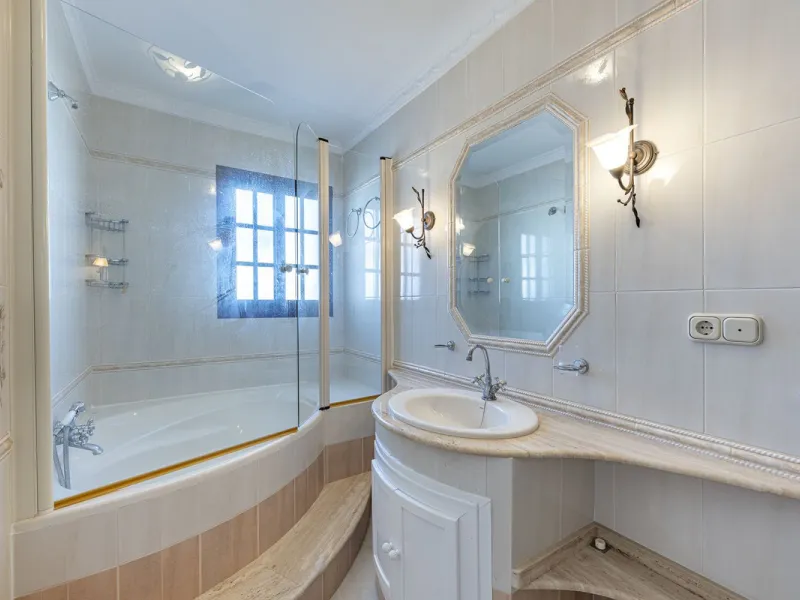 ???? Family Home with Unparalleled Panoramic Views – 321 m² built area, 145 m² garden, and 334 m² plot