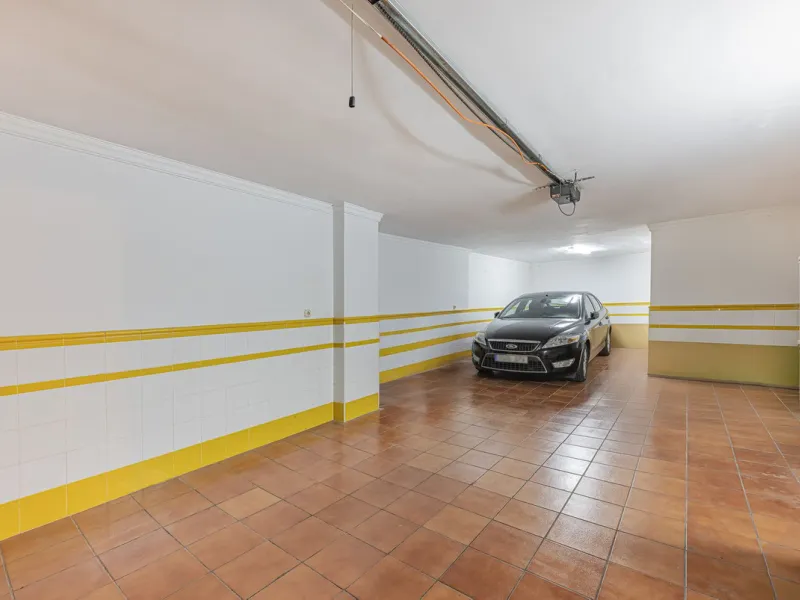 ???? Family Home with Unparalleled Panoramic Views – 321 m² built area, 145 m² garden, and 334 m² plot