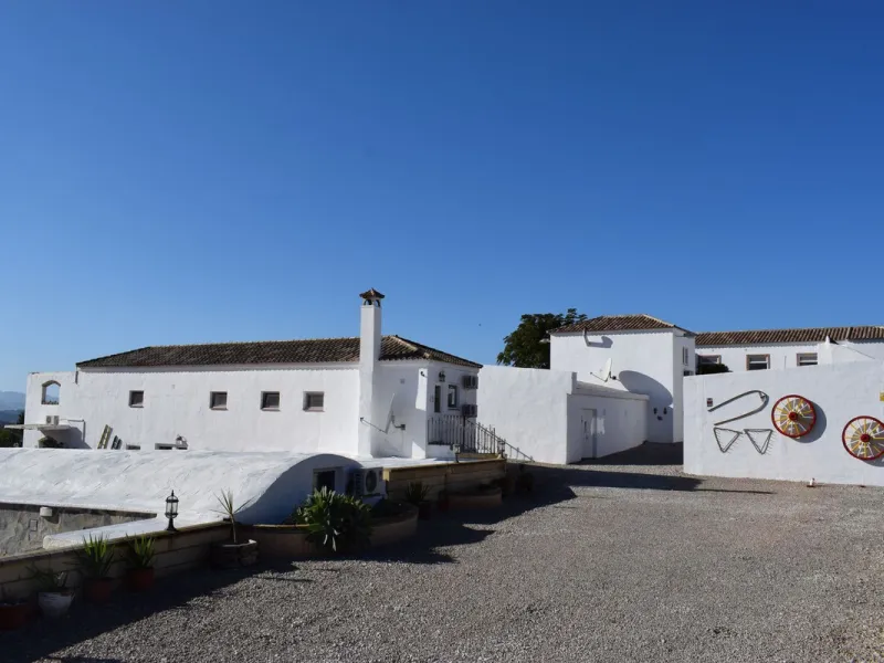 Incredible Cortijo 1h away from Ronda, a fabulous family home and rental business.