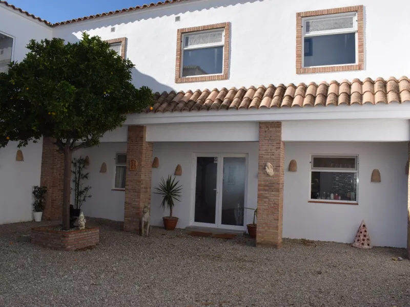 Incredible Cortijo 1h away from Ronda, a fabulous family home and rental business.