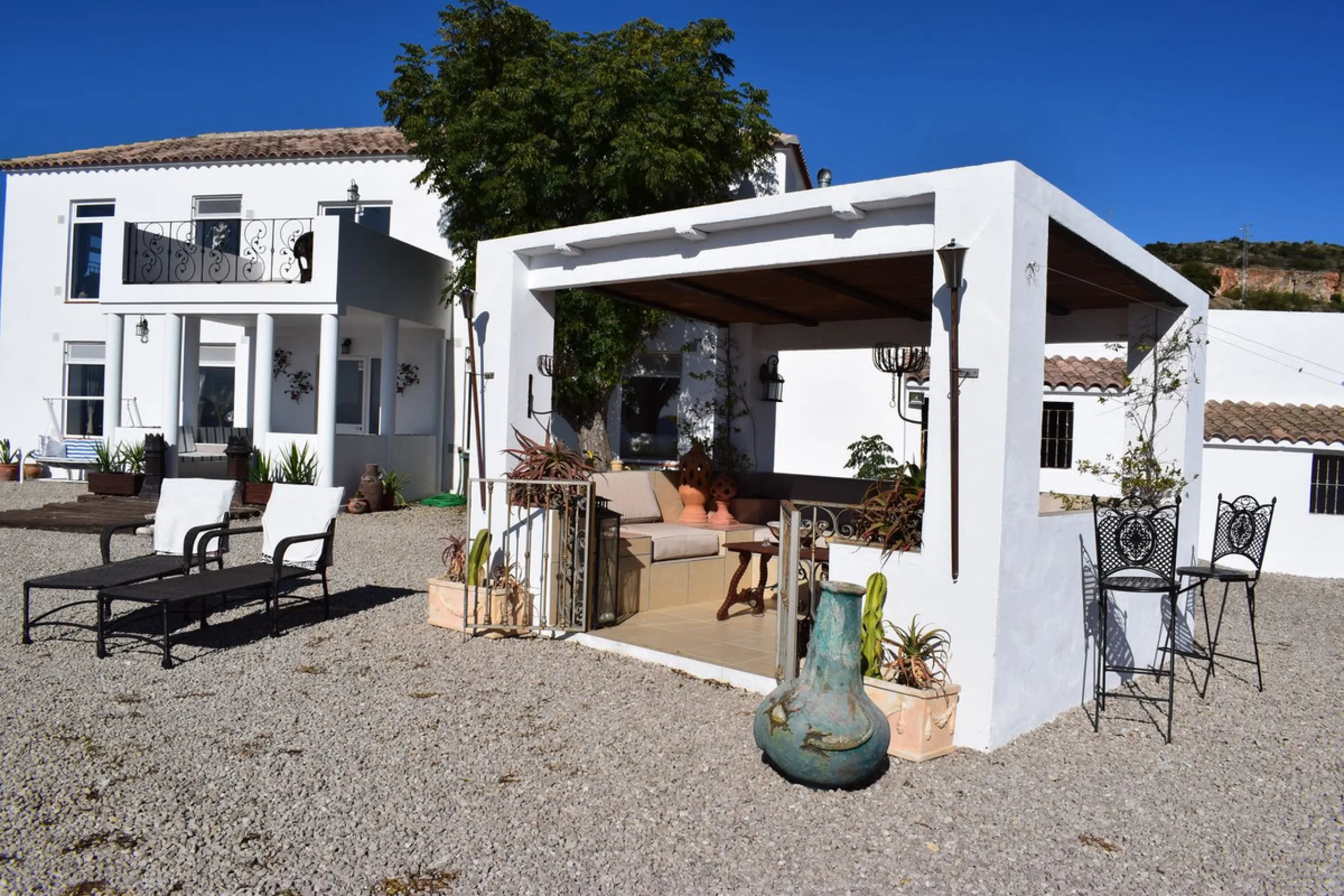 Incredible Cortijo 1h away from Ronda, a fabulous family home and rental business.