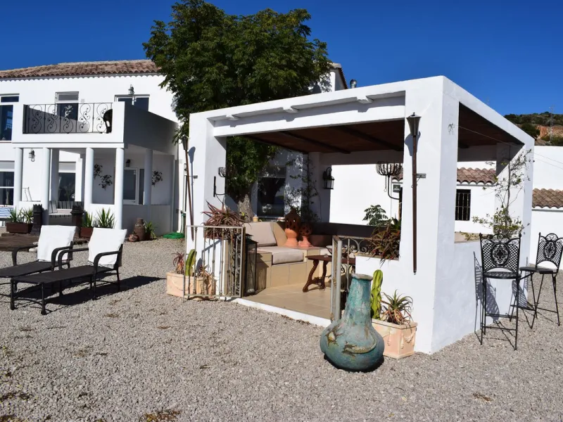 Incredible Cortijo 1h away from Ronda, a fabulous family home and rental business.