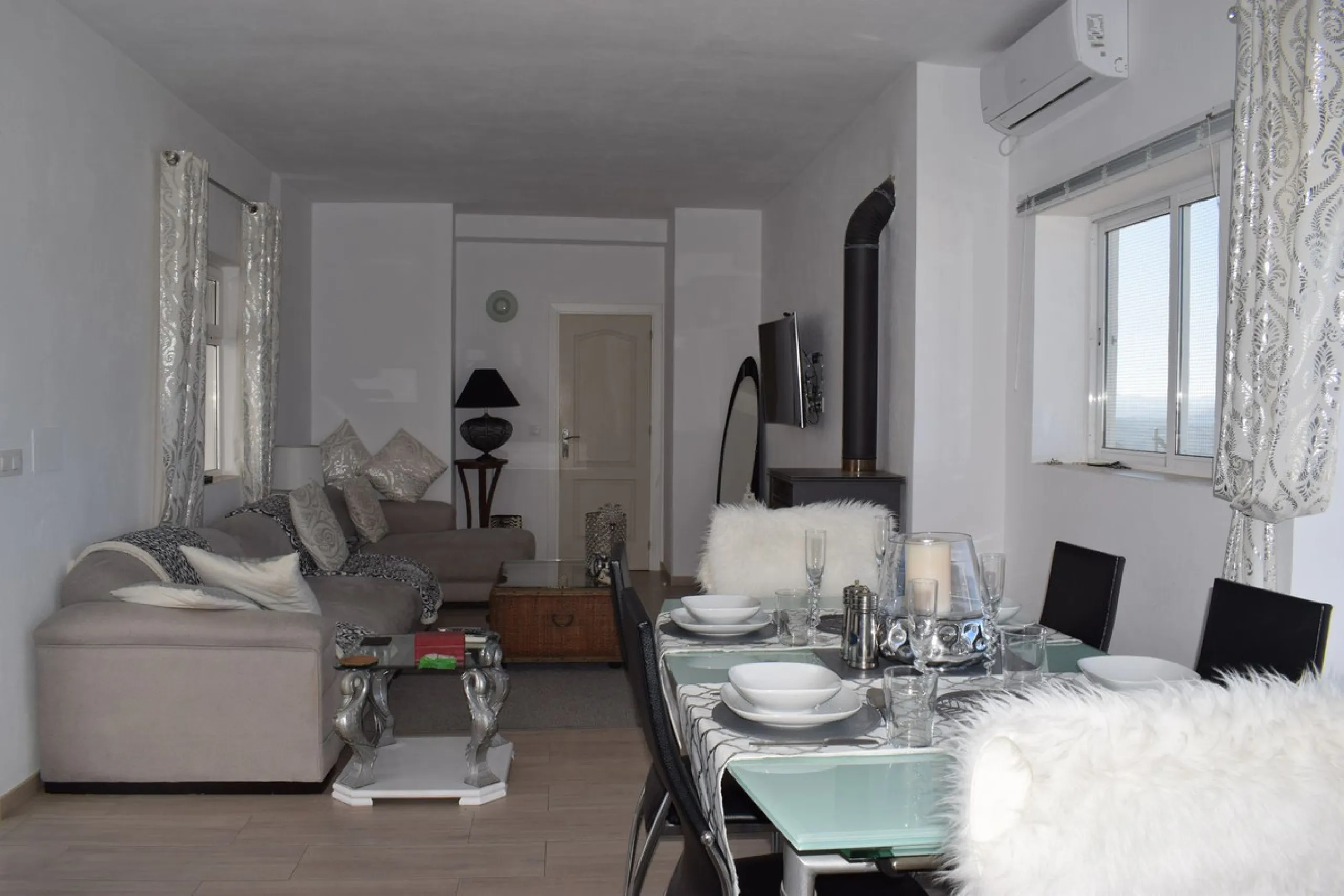 Incredible Cortijo 1h away from Ronda, a fabulous family home and rental business.