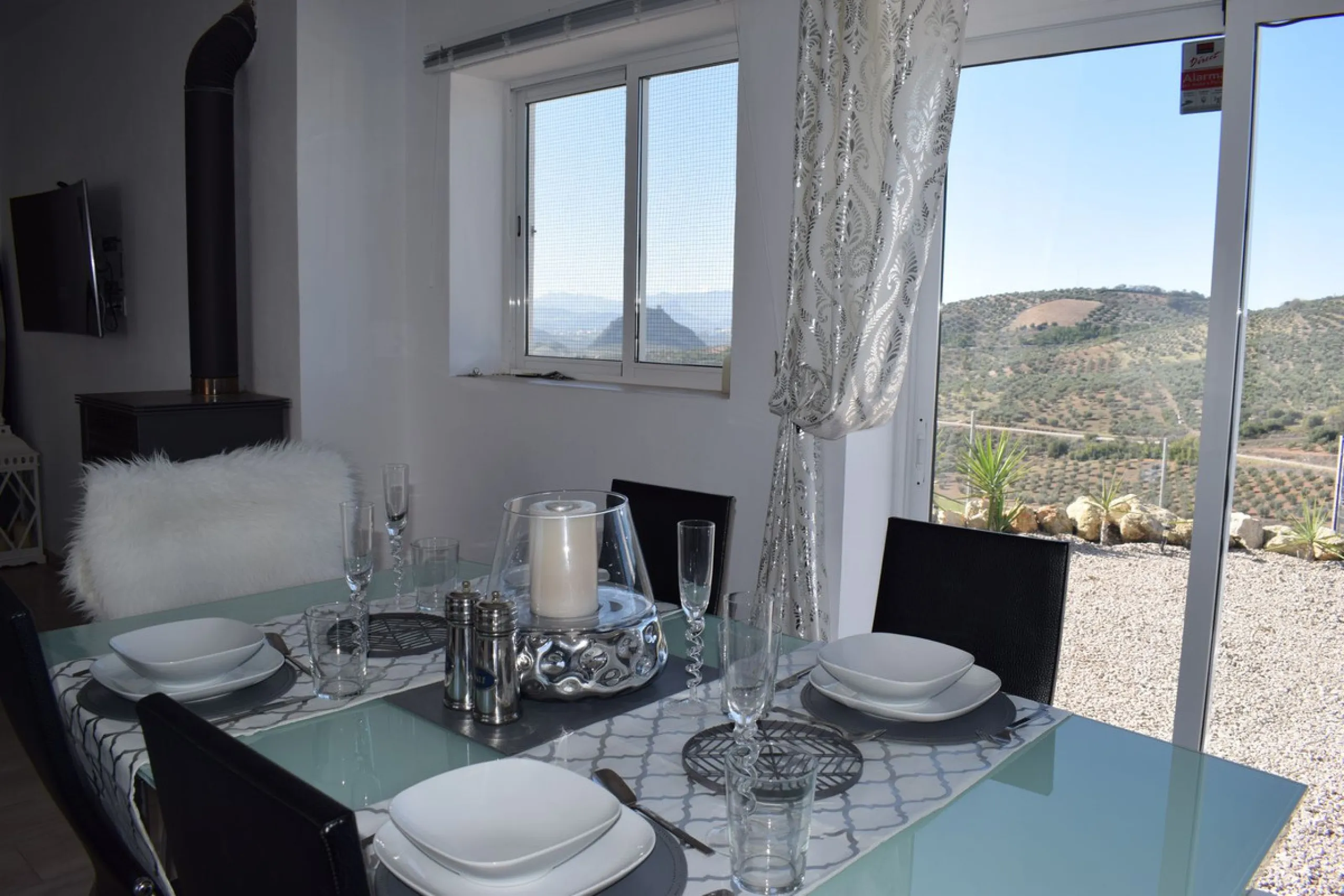 Incredible Cortijo 1h away from Ronda, a fabulous family home and rental business.