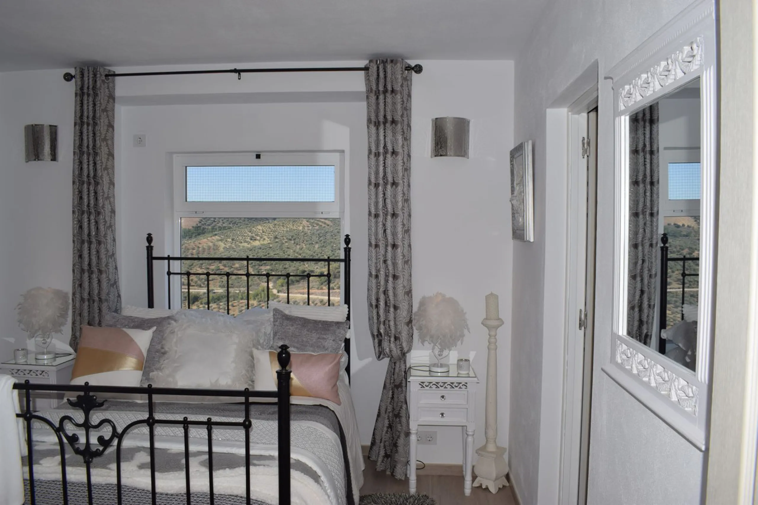 Incredible Cortijo 1h away from Ronda, a fabulous family home and rental business.