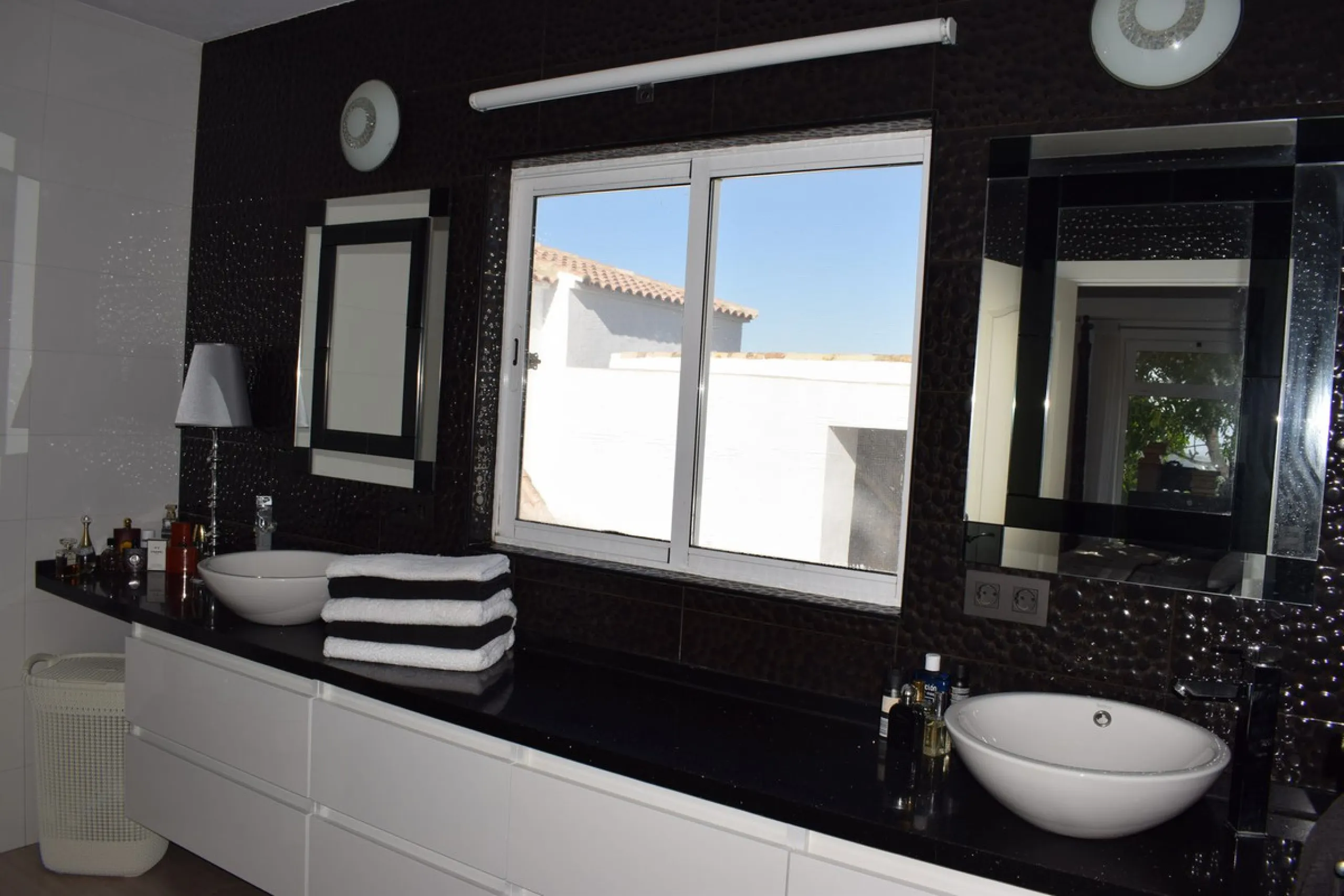 Incredible Cortijo 1h away from Ronda, a fabulous family home and rental business.