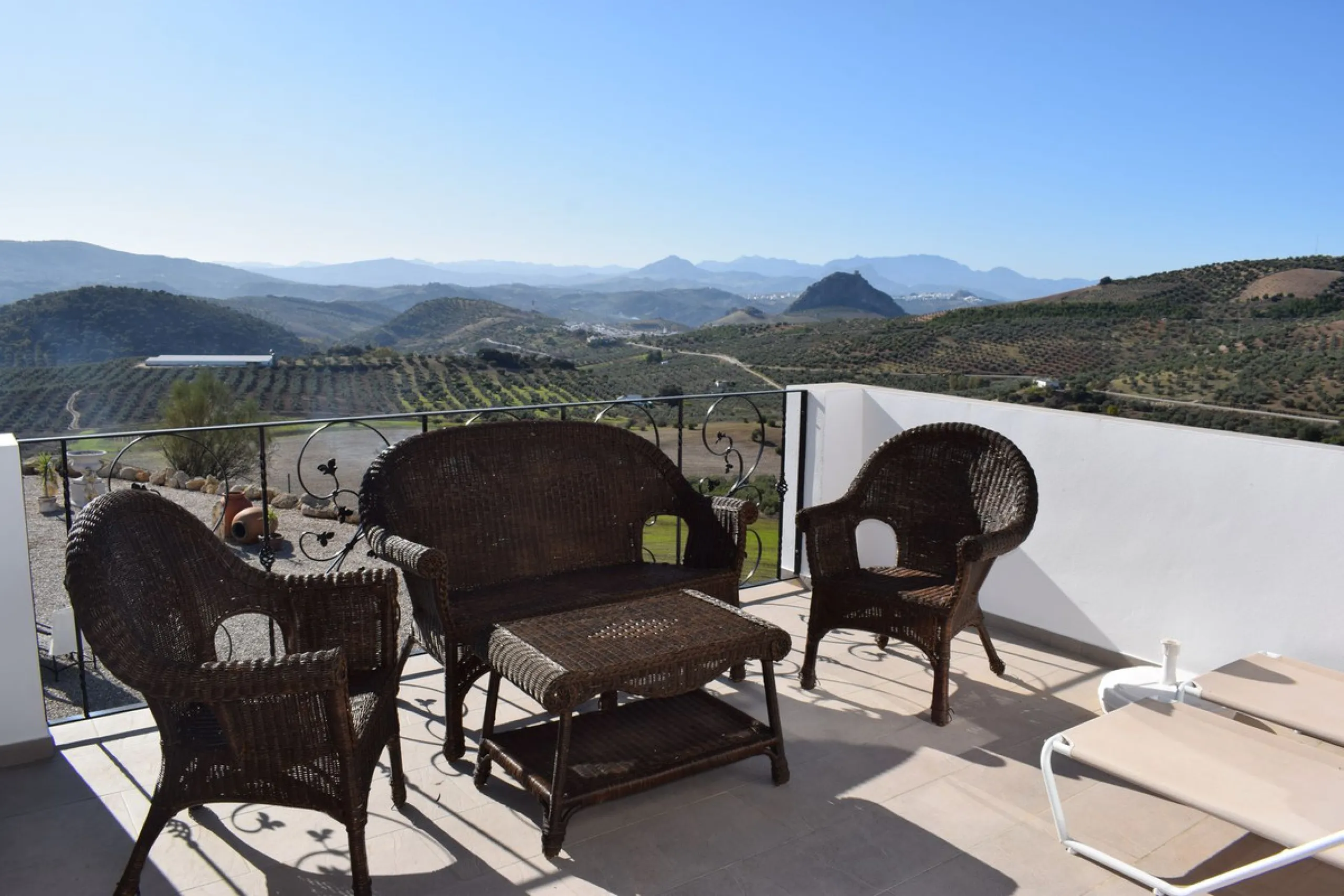 Incredible Cortijo 1h away from Ronda, a fabulous family home and rental business.
