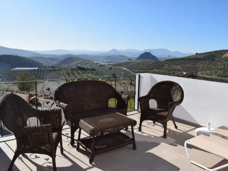 Incredible Cortijo 1h away from Ronda, a fabulous family home and rental business.