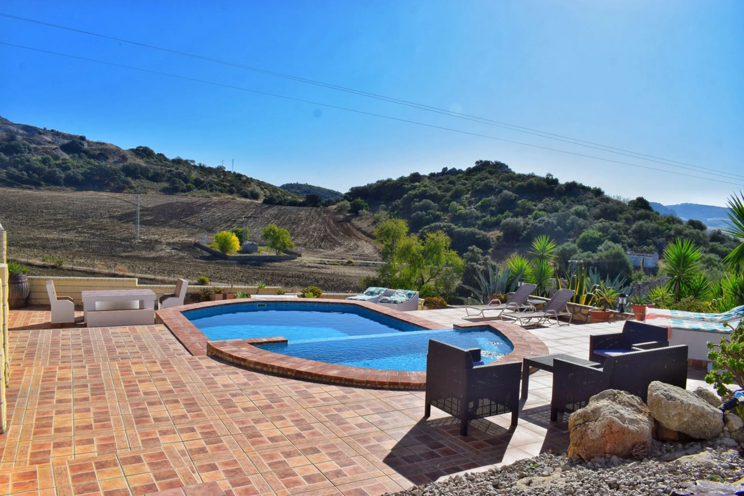Incredible Cortijo 1h away from Ronda, a fabulous family home and rental business.