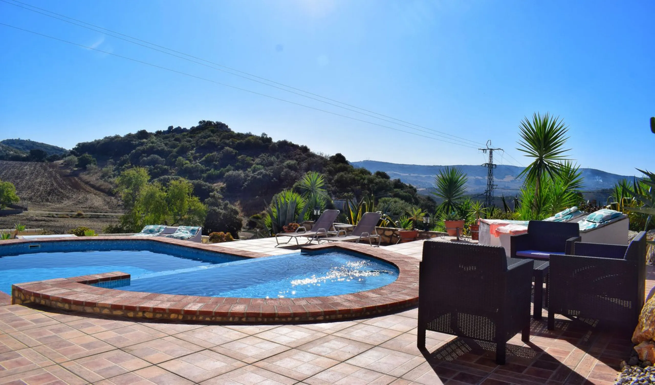 Incredible Cortijo 1h away from Ronda, a fabulous family home and rental business.