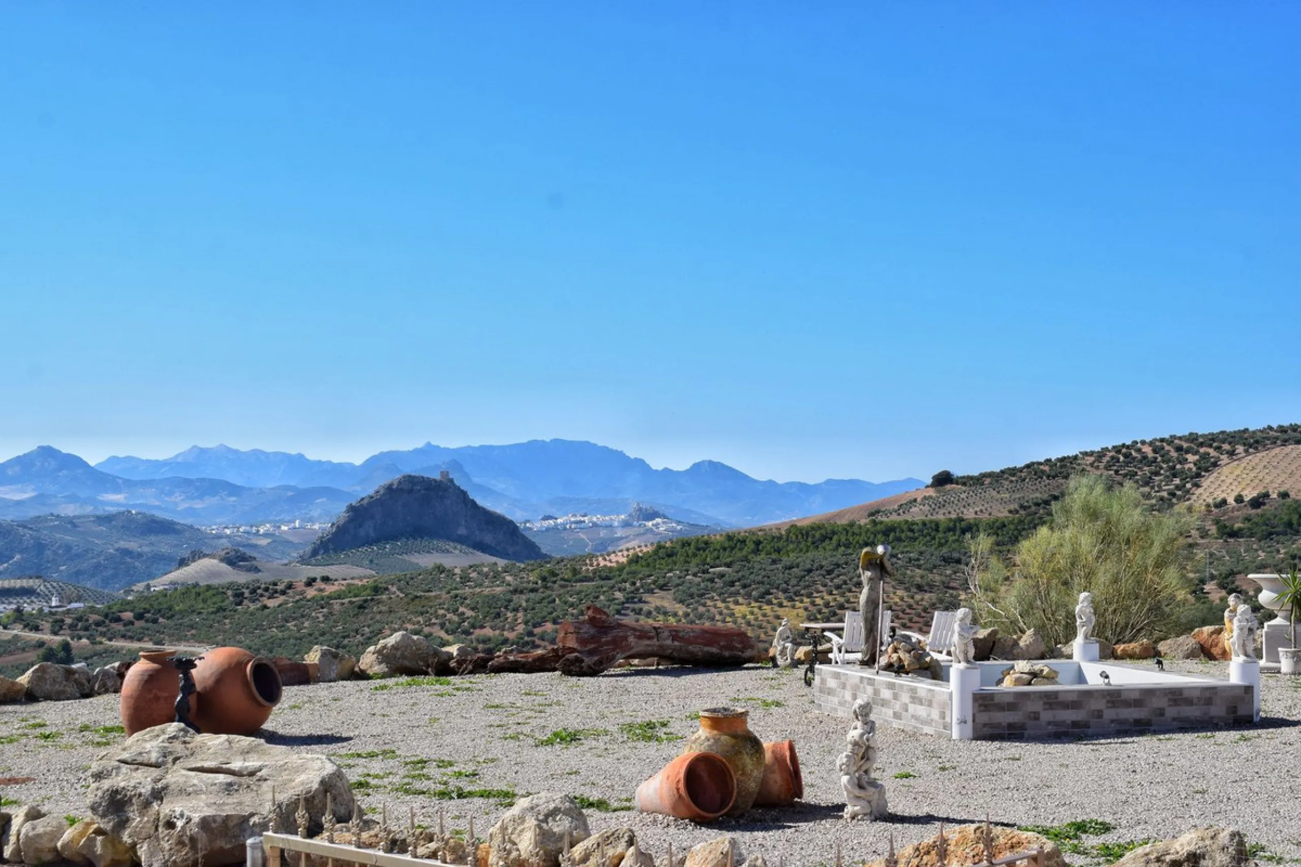 Incredible Cortijo 1h away from Ronda, a fabulous family home and rental business.