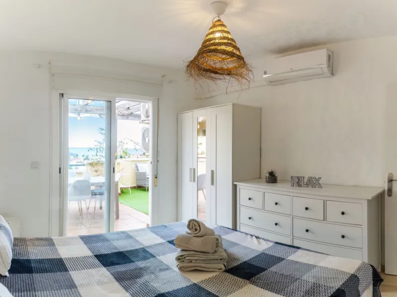 Penthouse with panoramic sea views in Riviera del Sol.