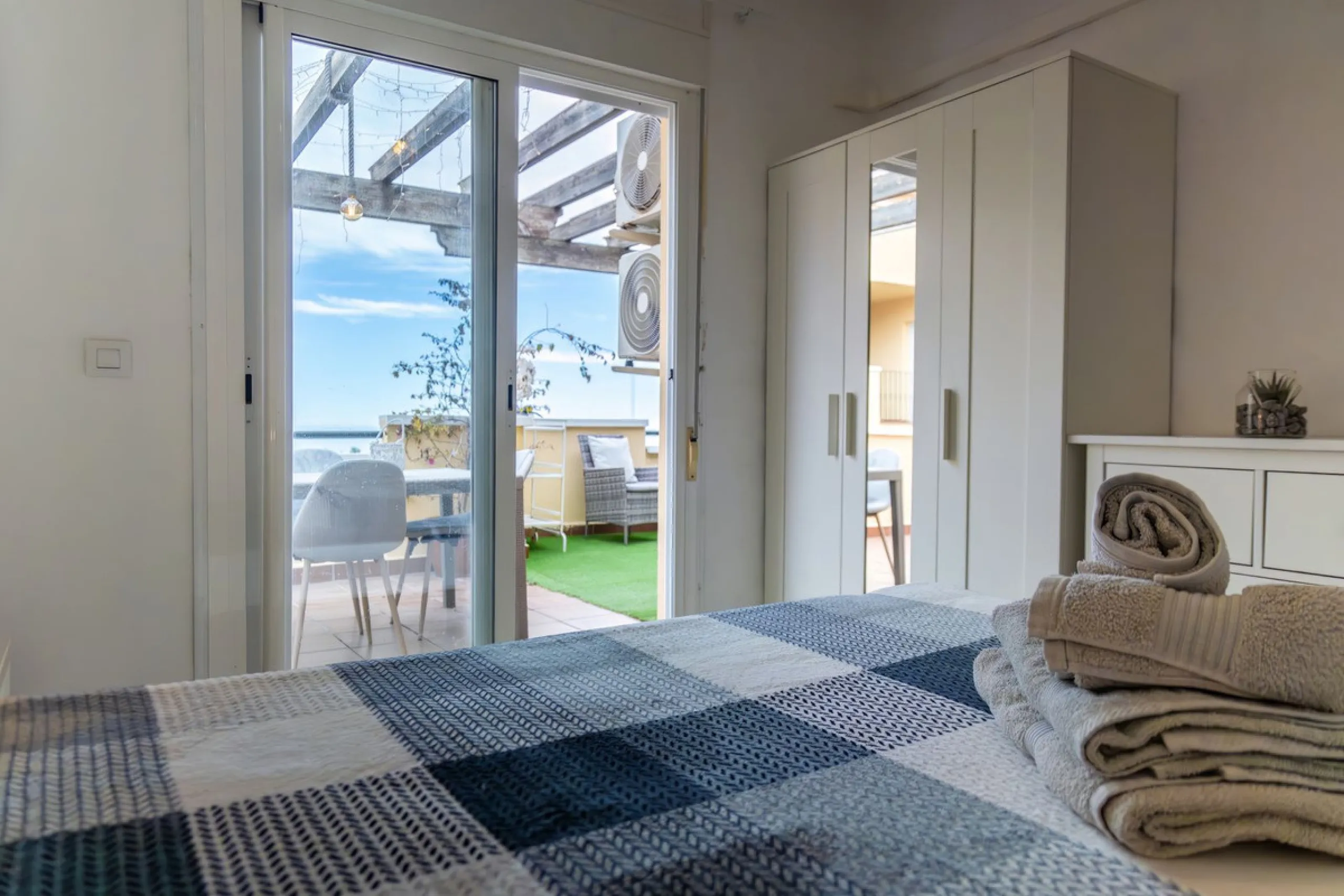Penthouse with panoramic sea views in Riviera del Sol.